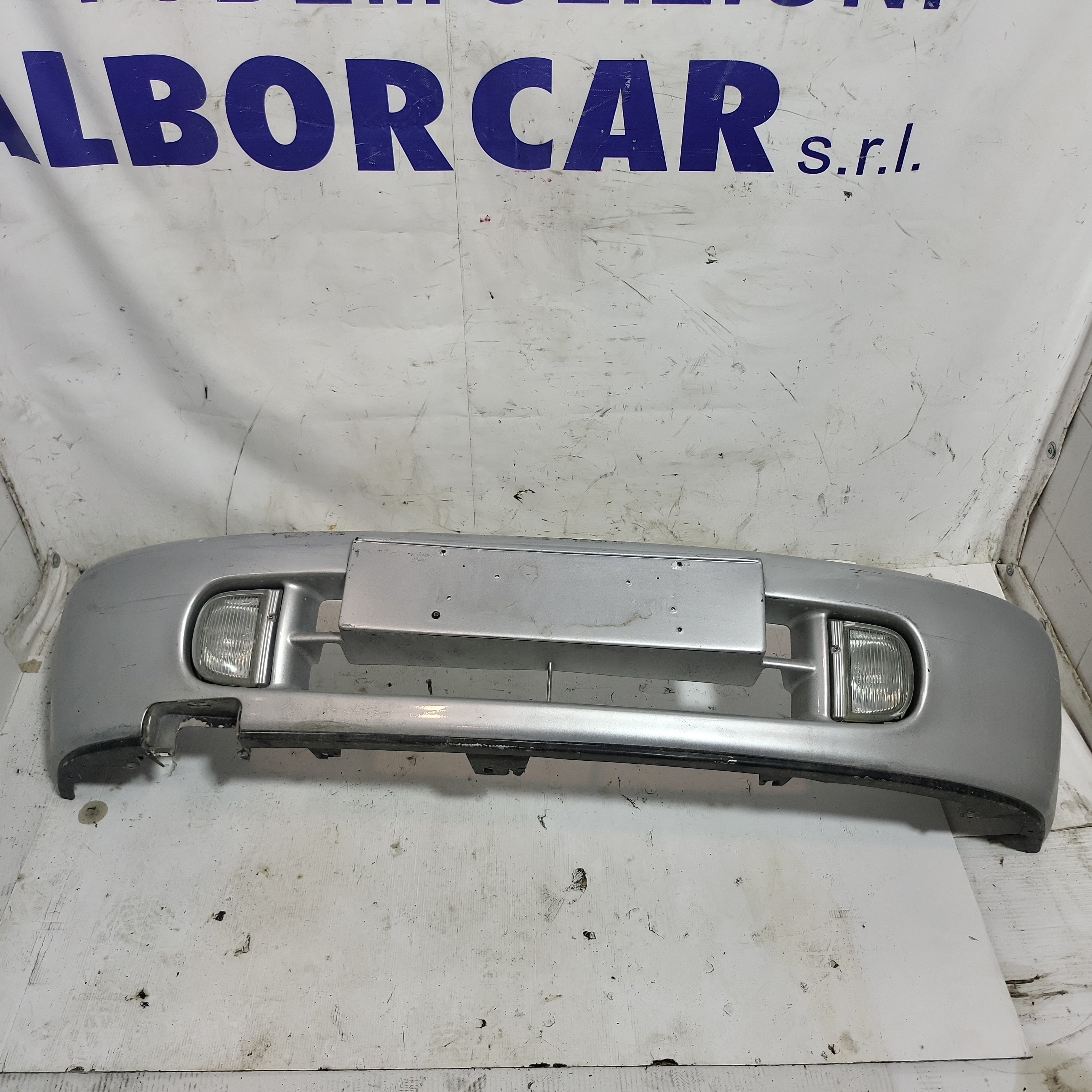Paraurti anteriore nissan micra anno 2003