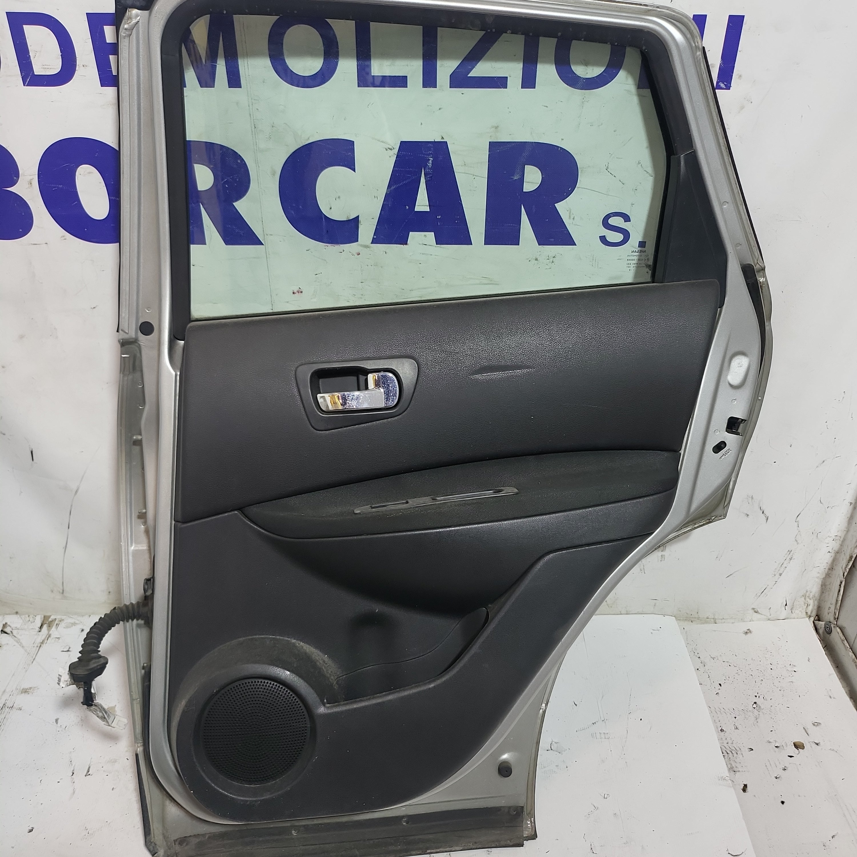 Sportello/porta posteriore destro nissan qashqai anno 2008 con ammaccatura