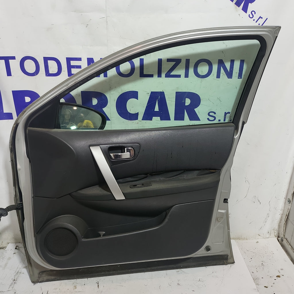 Sportello/porta anteriore destra nissan qashqai anno 2008 con ammaccatura