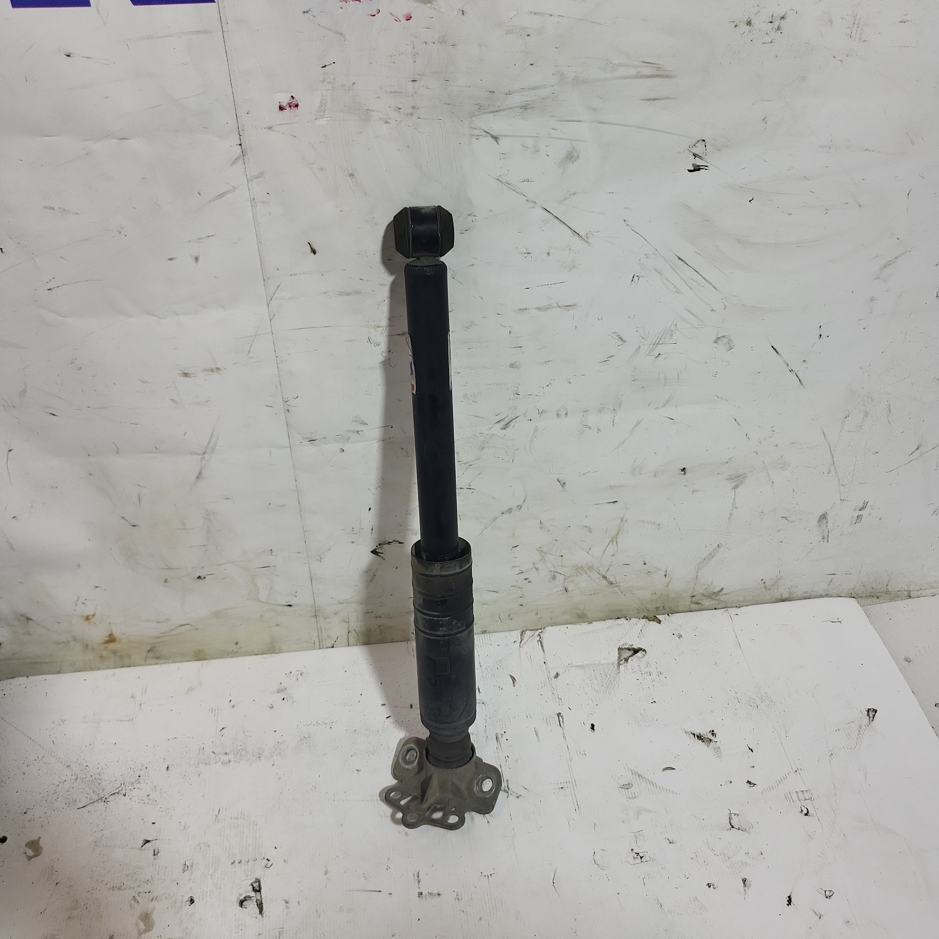 Ammortizzatore con assetto posteriore fiat grande punto 1.3 90cv anno 2005