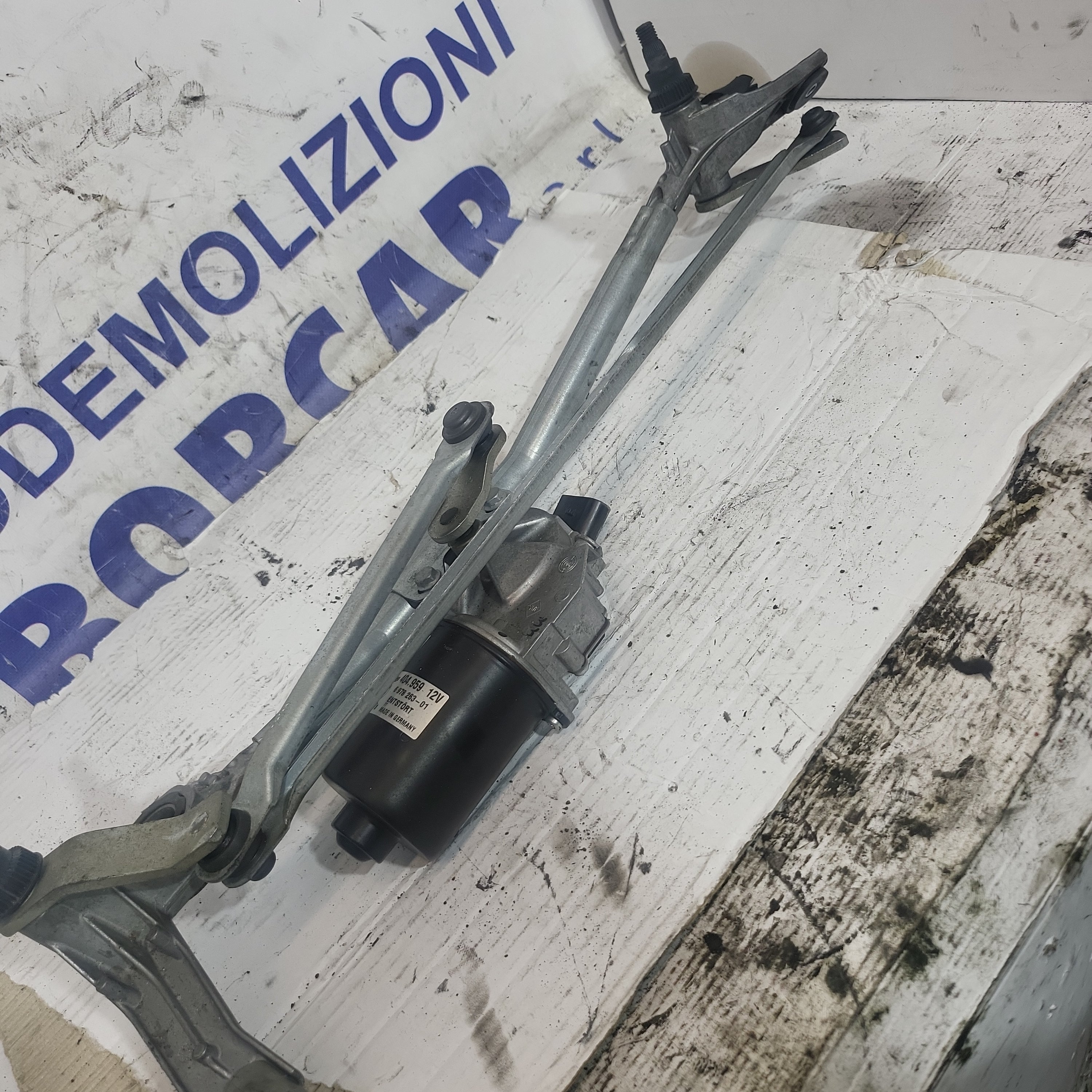 Front windscreen wiper motor BMW 320 D