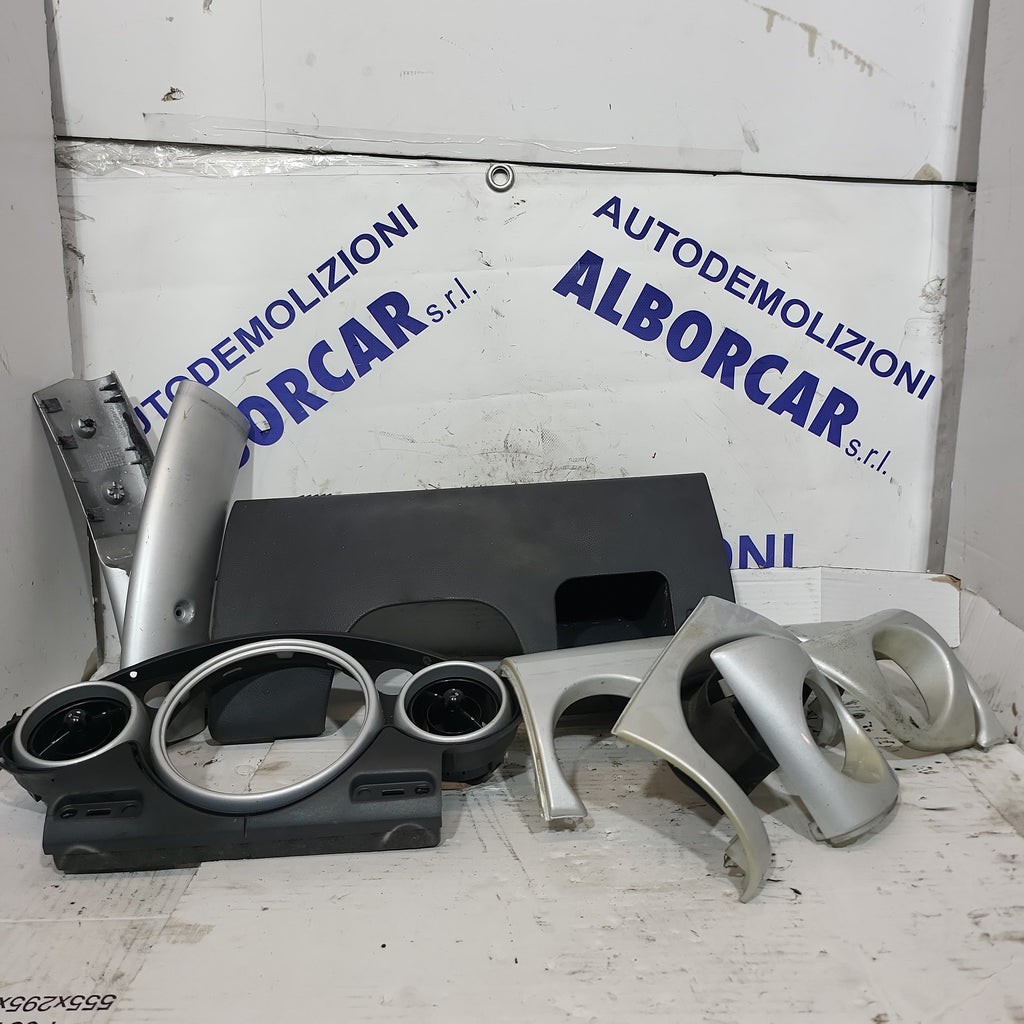 Plásticos de salpicadero mini cooper one año 2003