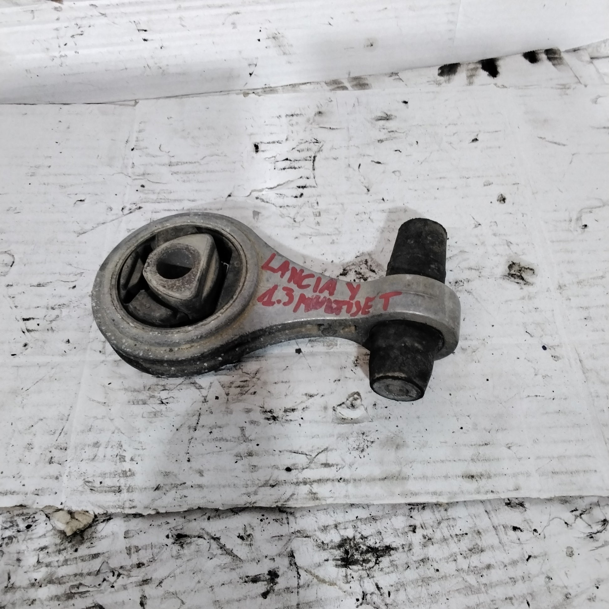 Engine mount Lancia Ypsilon 1.3 Multijet