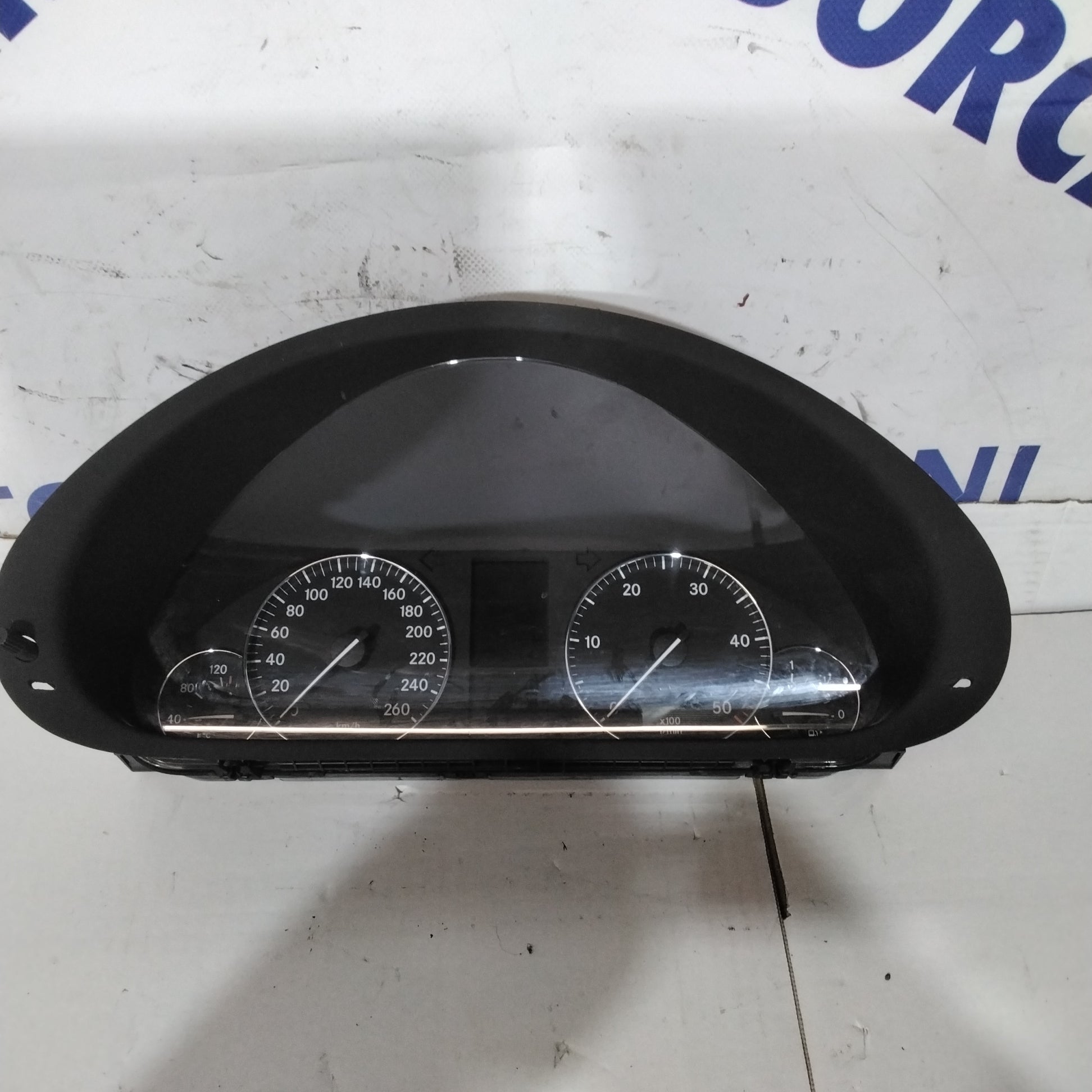 Quadro strumenti/contachilometri mercedes c 220 2004 codice MBA2035407547