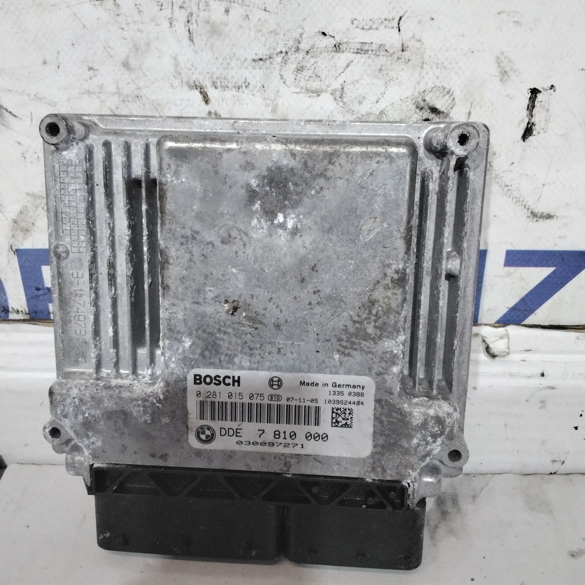 BMW 320D engine control unit code: 0281015075