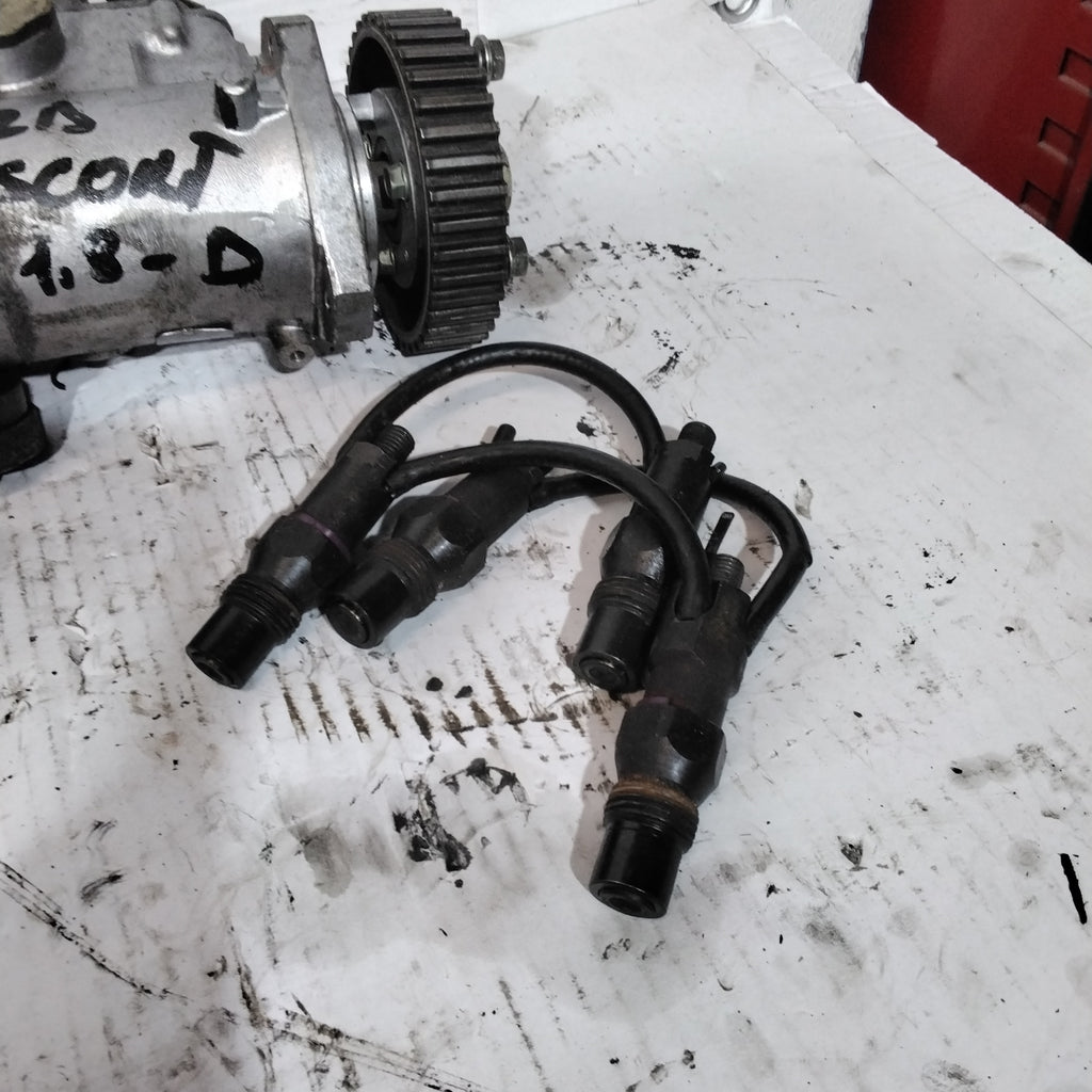 Bomba de gasoil + 4 inyectores Ford Escort 1.8 D