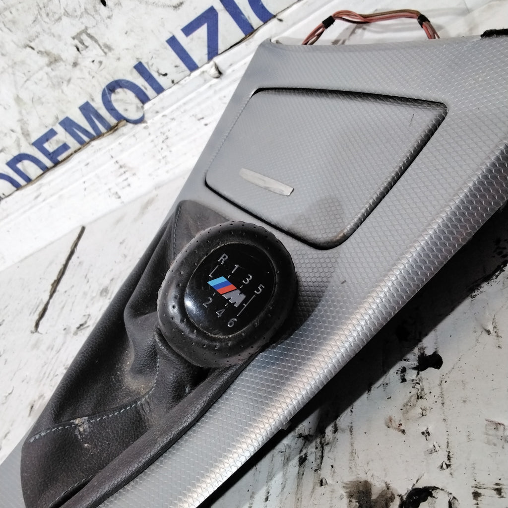 Centre tunnel with BMW 320D coupe gear knob