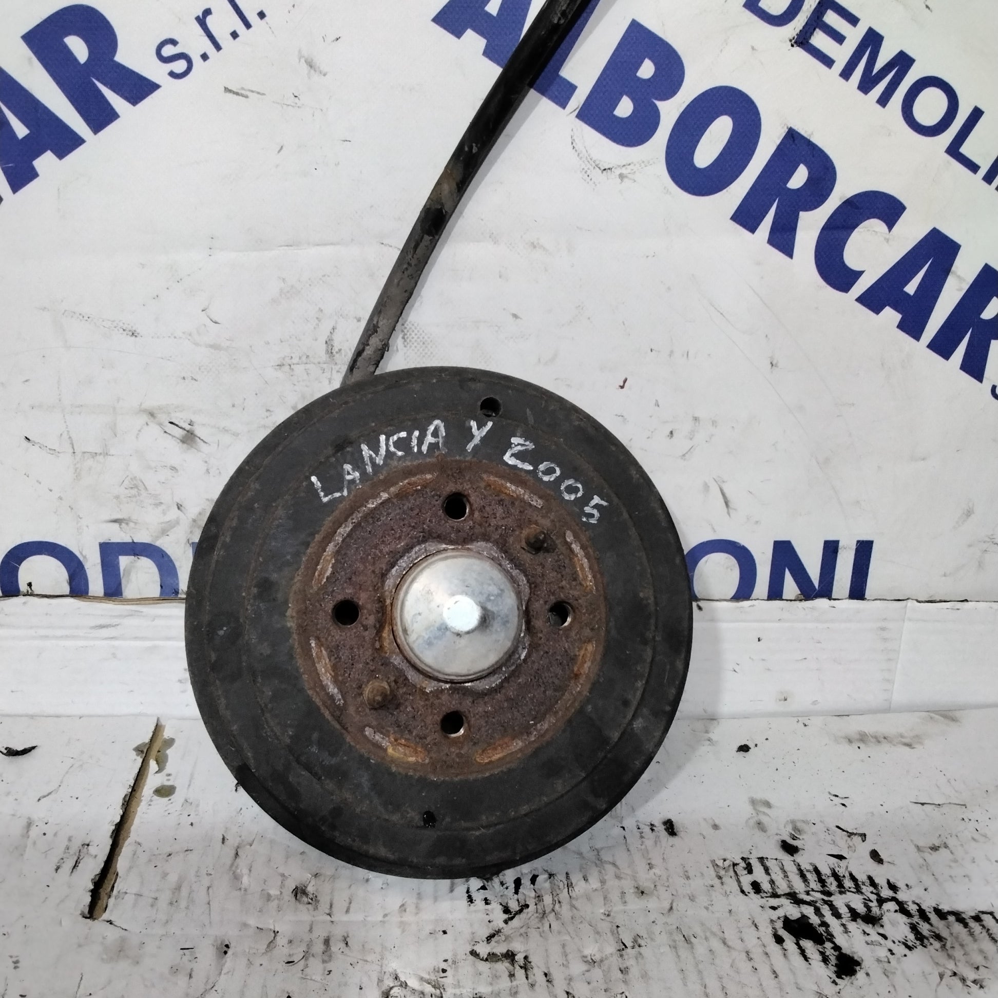 Rear hub spindle Lancia Y 2005 left