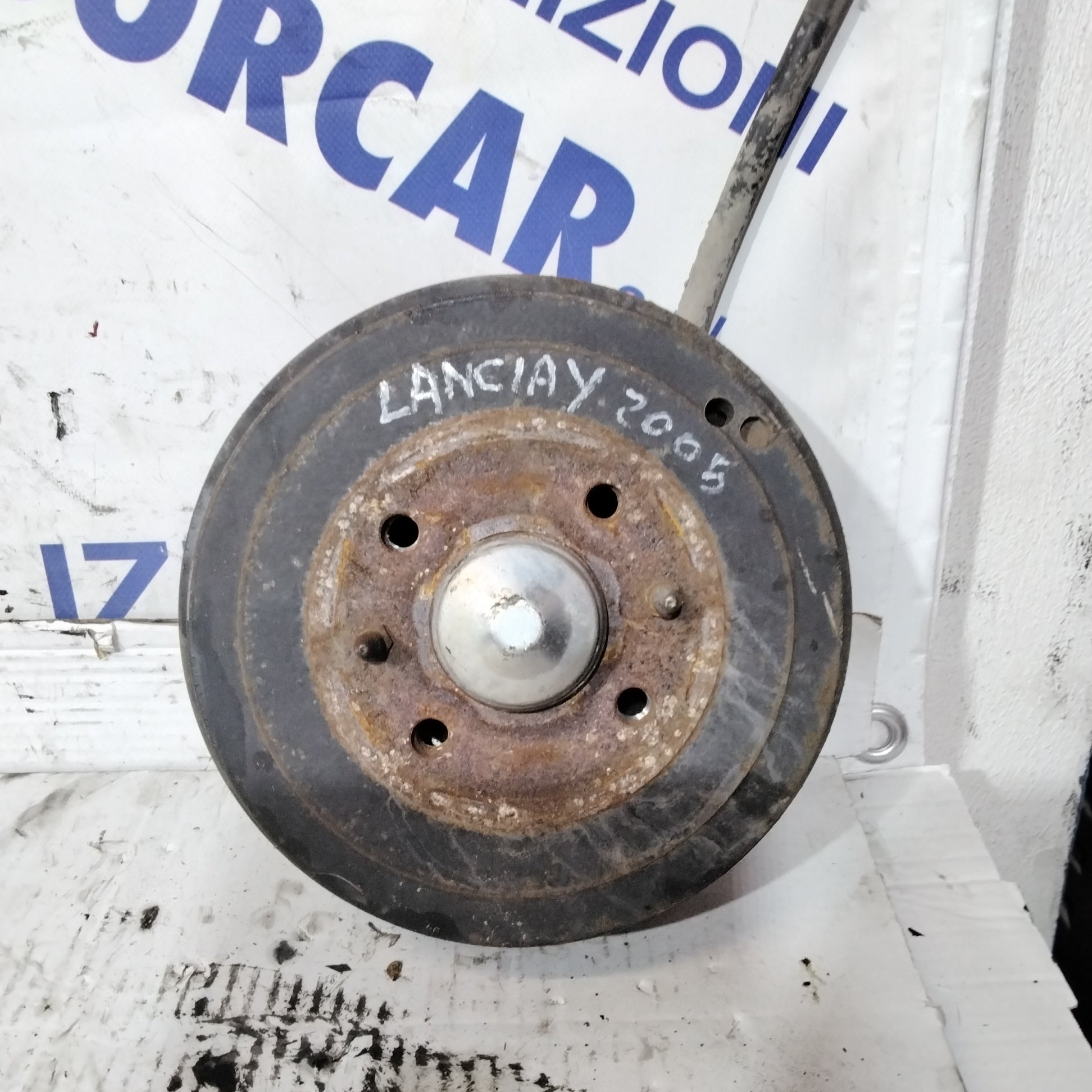 Right rear hub spindle Lancia Y 2005