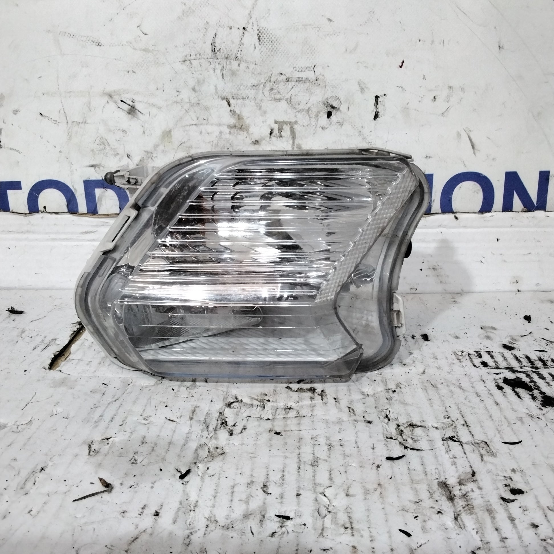 Faro antiniebla derecho Ford Kuga 2019