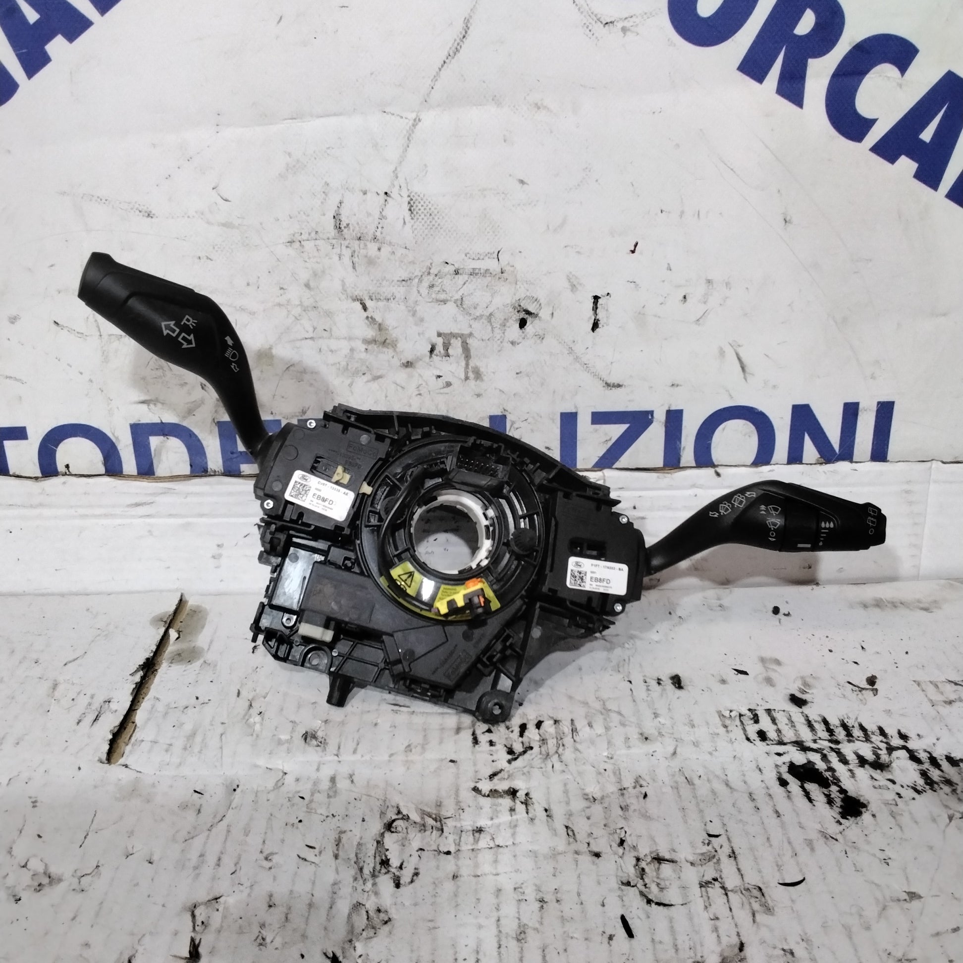 Mando de luces Ford Kuga 2019 código F1FT17A553BA