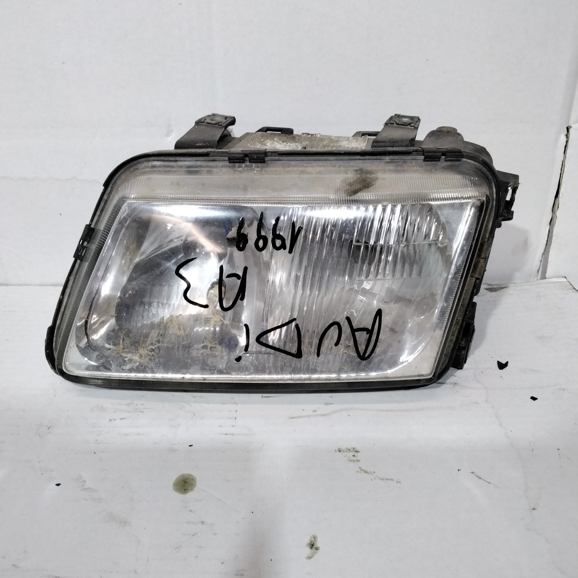 Faro izquierdo Audi A3 1999