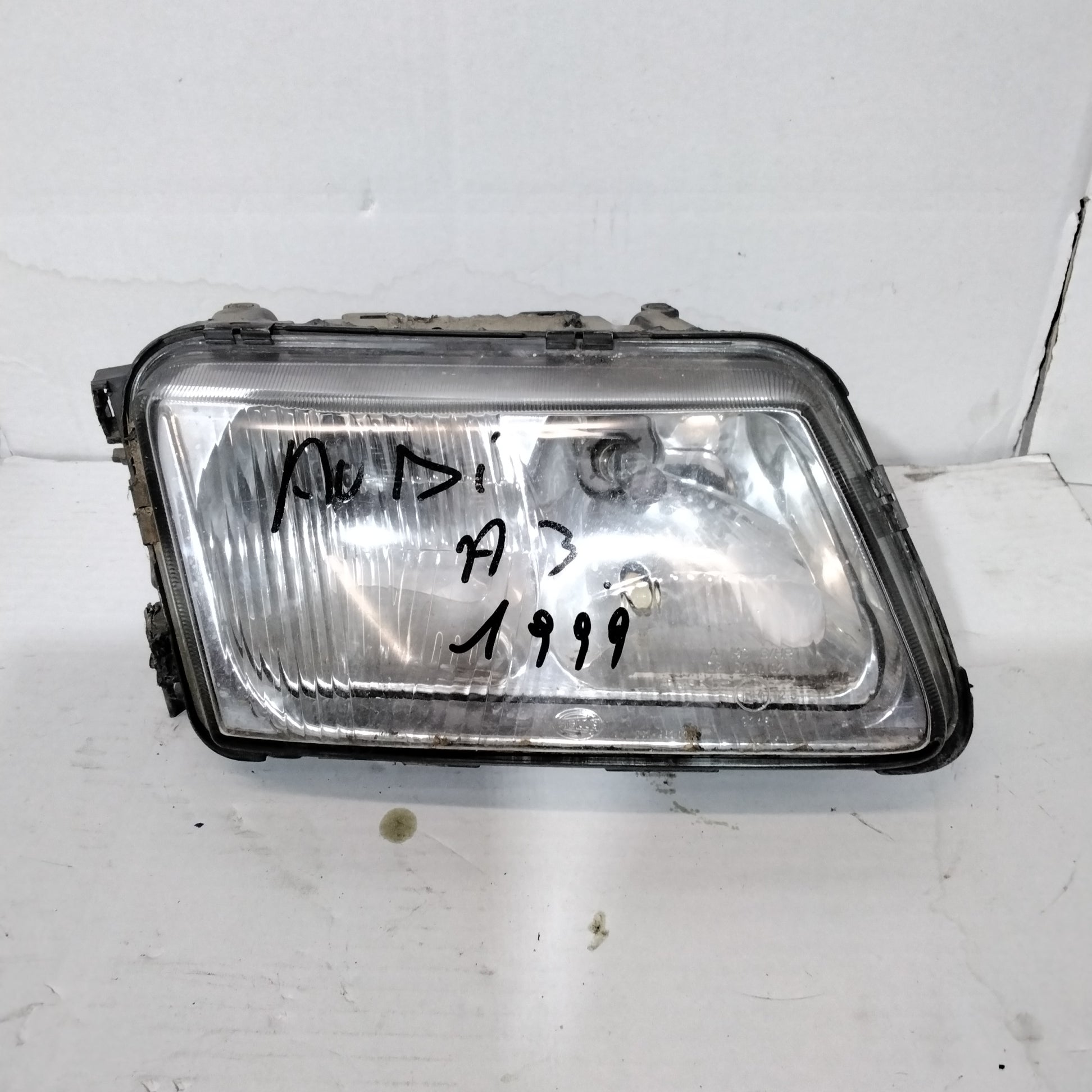 Faro derecho Audi A3 1999