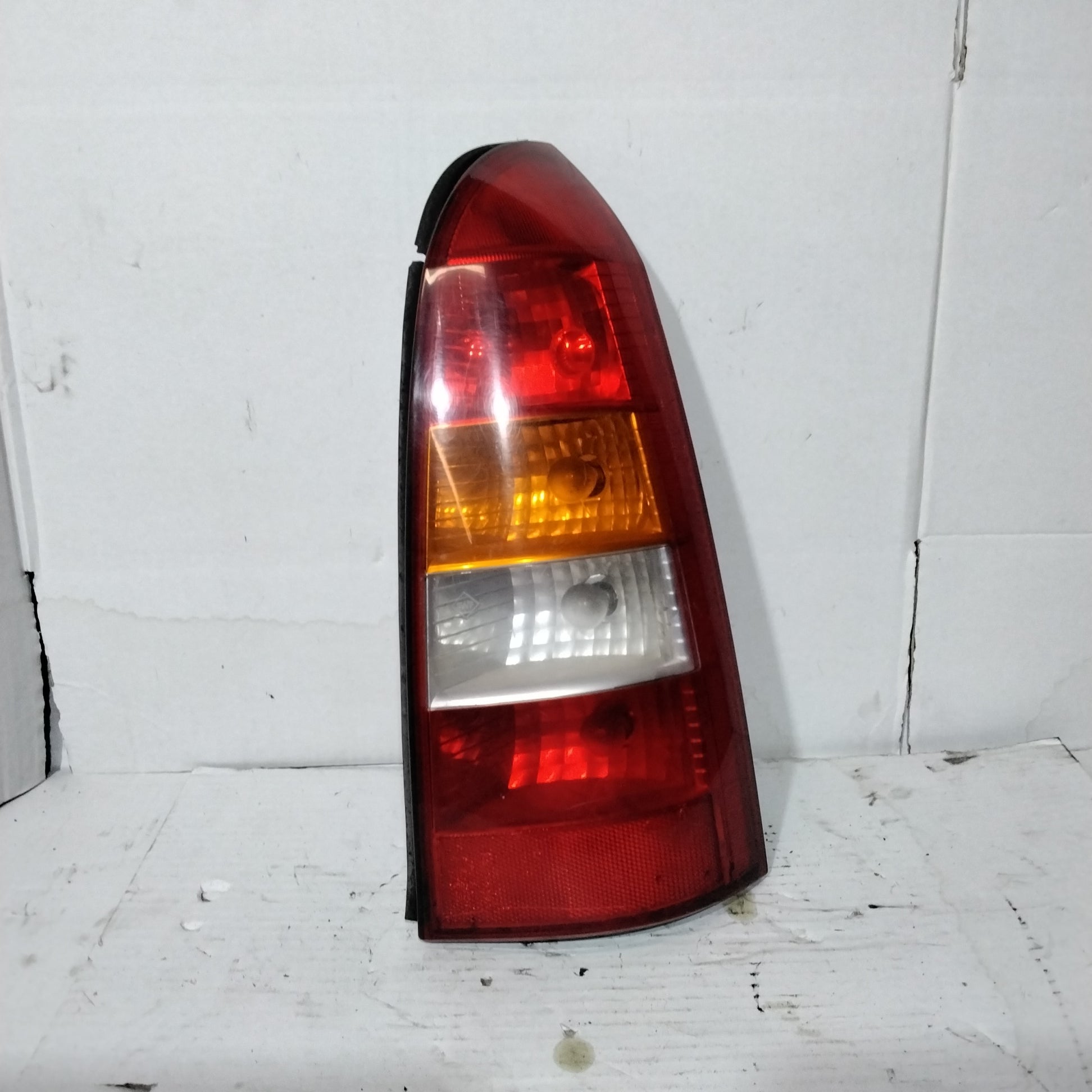 Piloto trasero derecho Opel Astra 1998