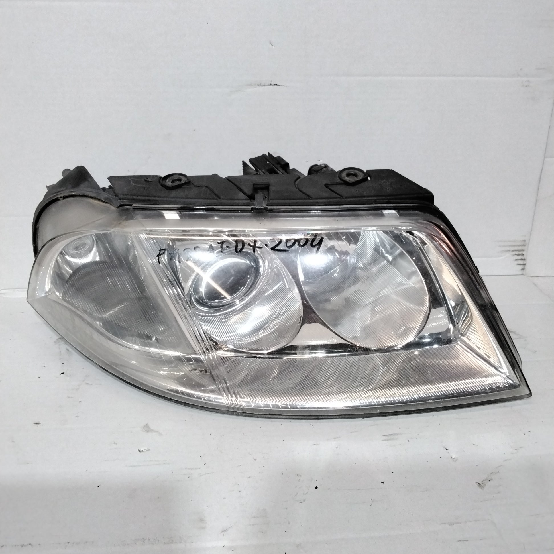 Faro/fanale wolkswagen passat 2004 destro