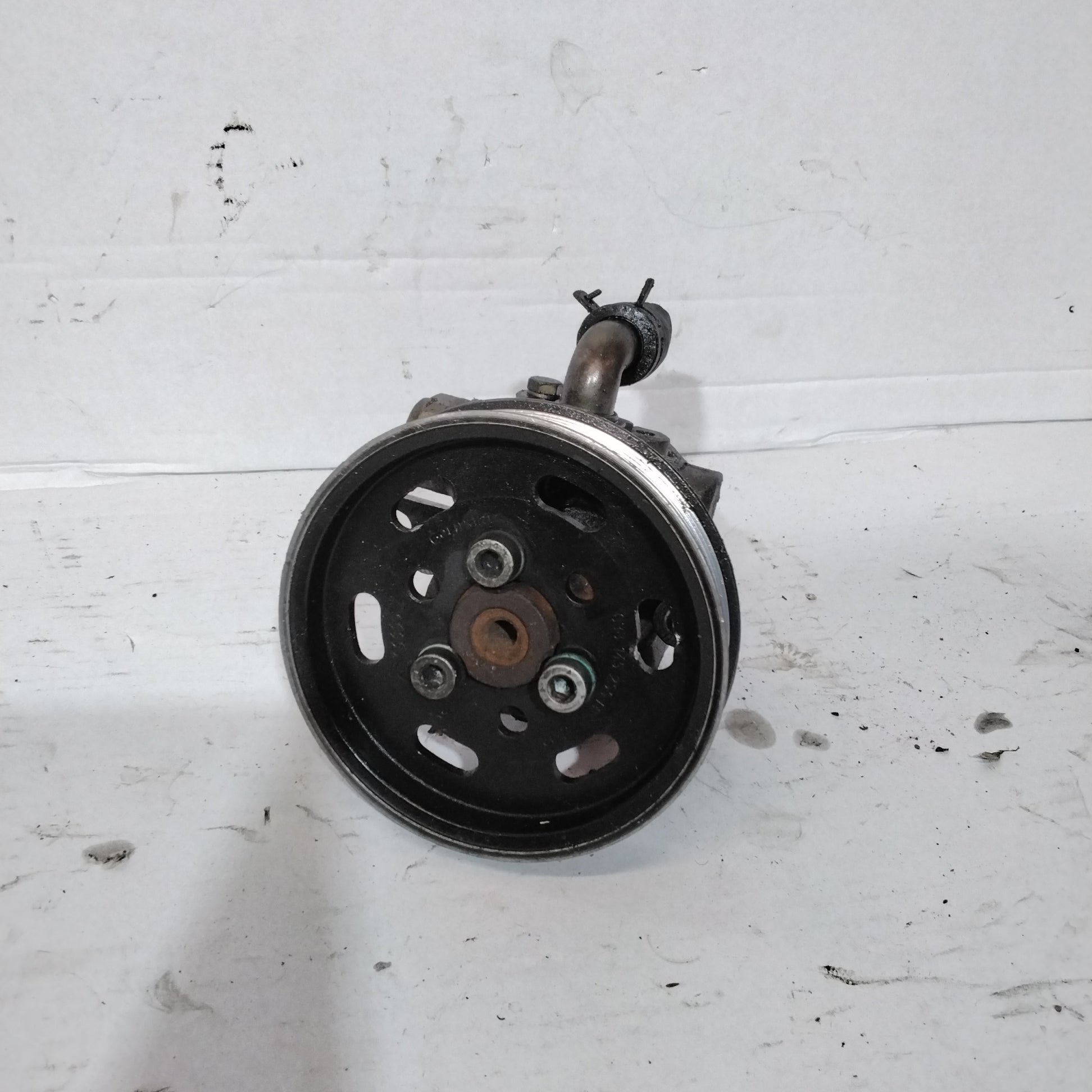 Volkswagen Bora power steering pump