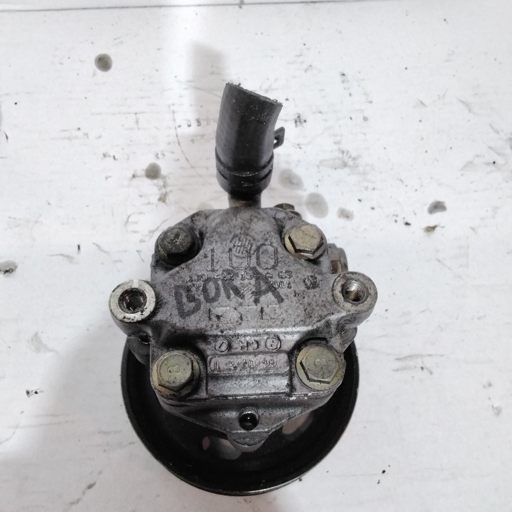 Volkswagen Bora power steering pump