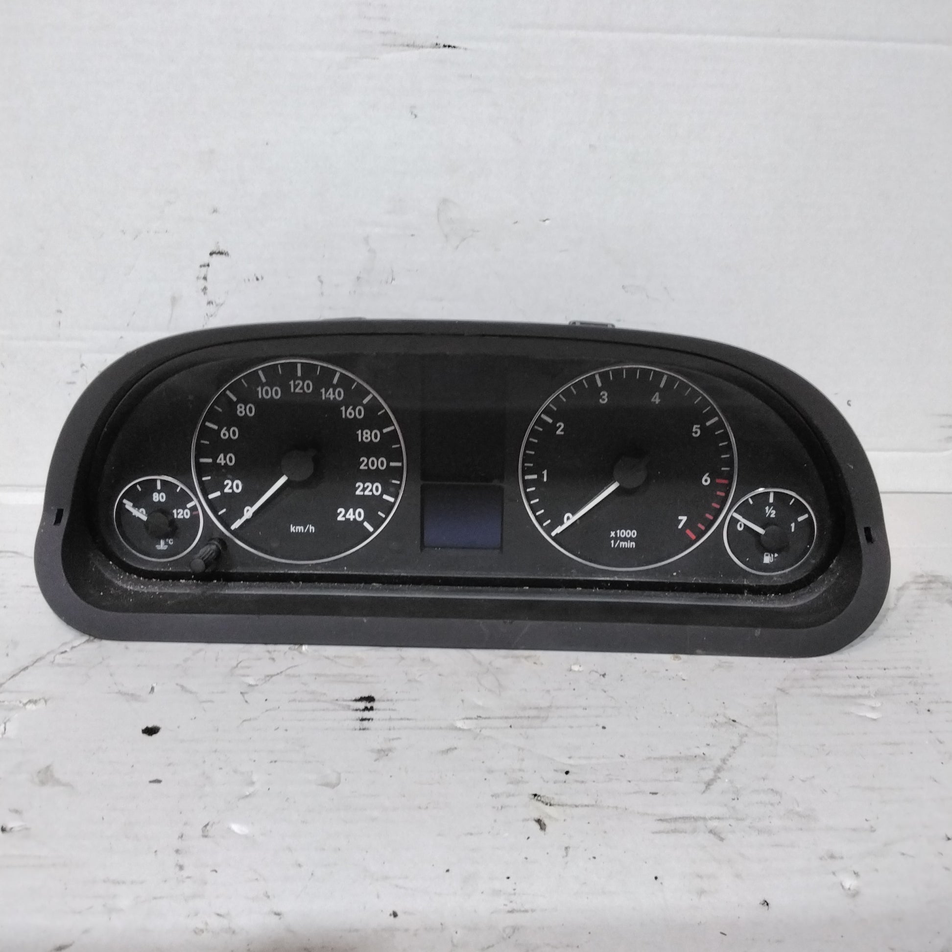 Quadro strumenti/ contachilometri mercedes classe A180 anno 2007 codice 1031098100