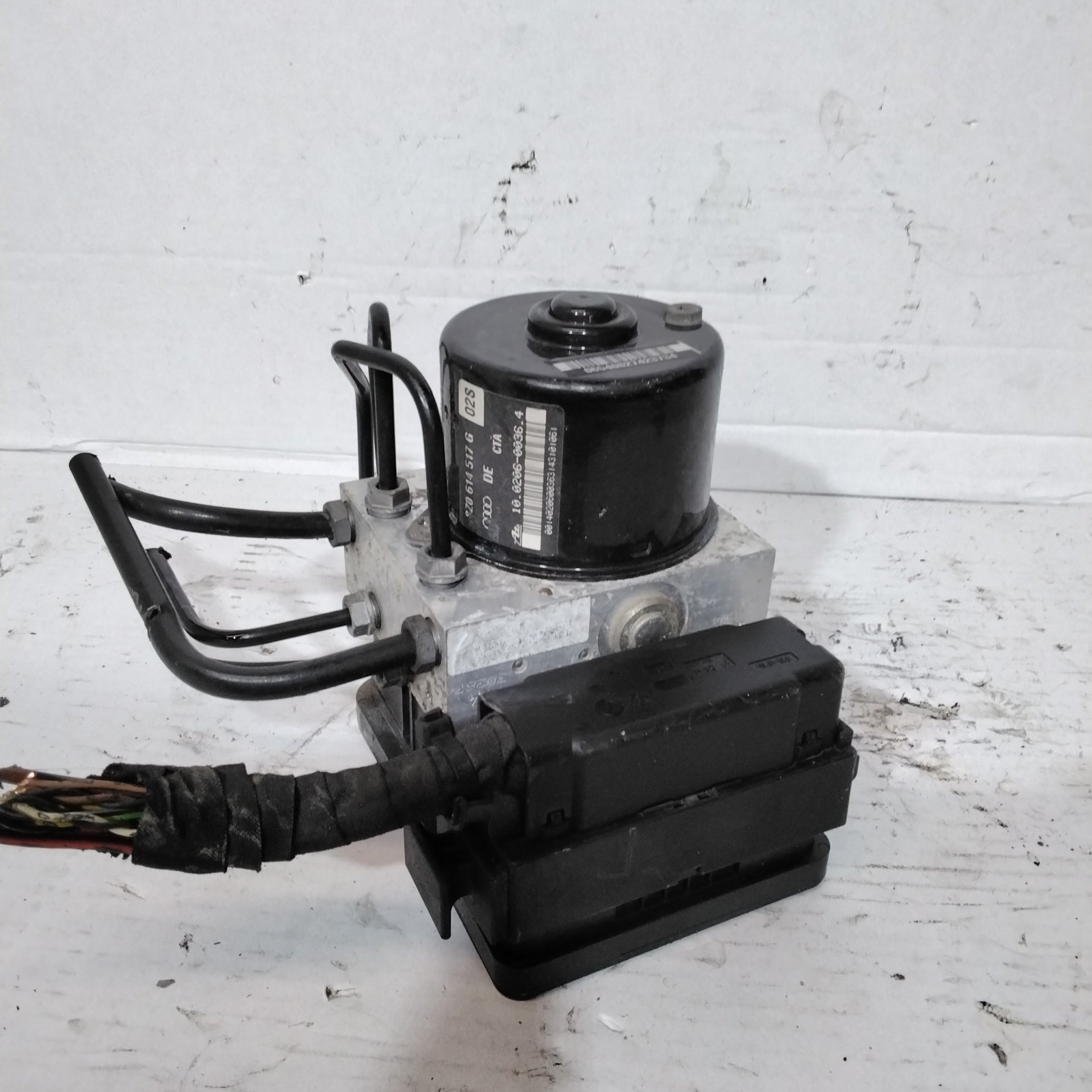 ABS pump Audi A2 code: 8Z0907379D
