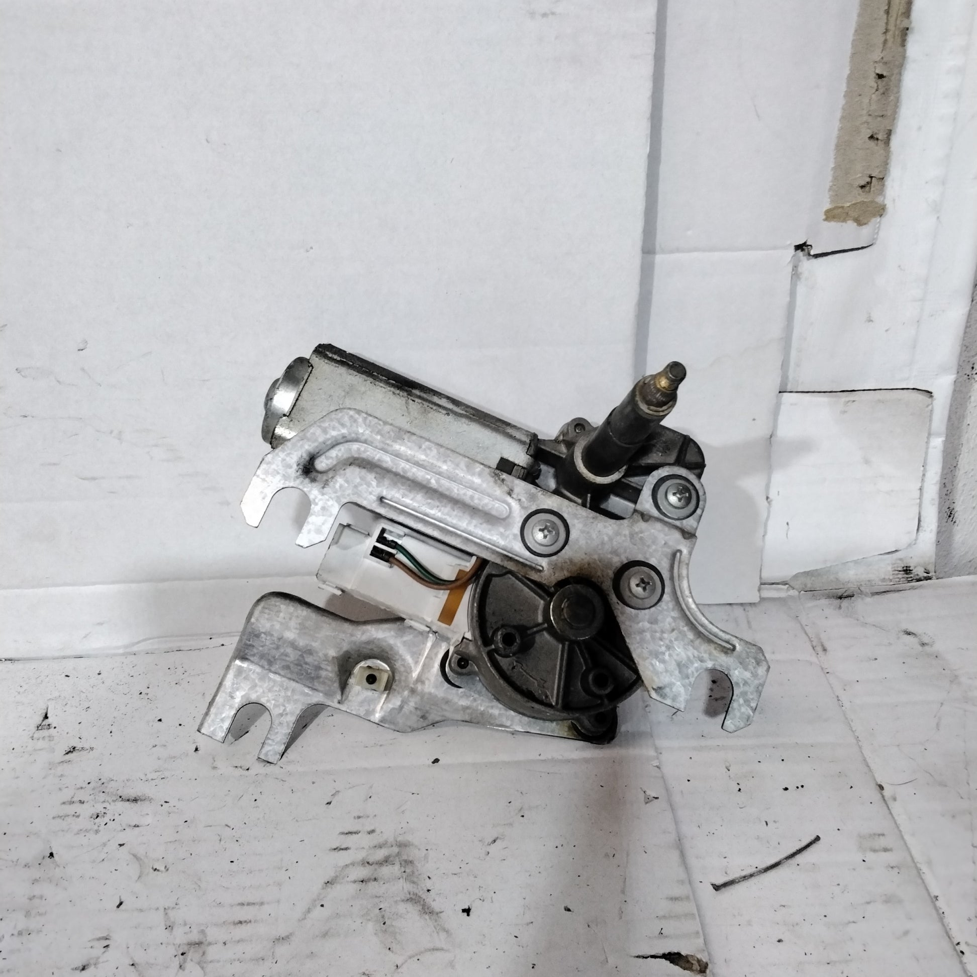 Motor de limpiaparabrisas trasero Fiat Uno