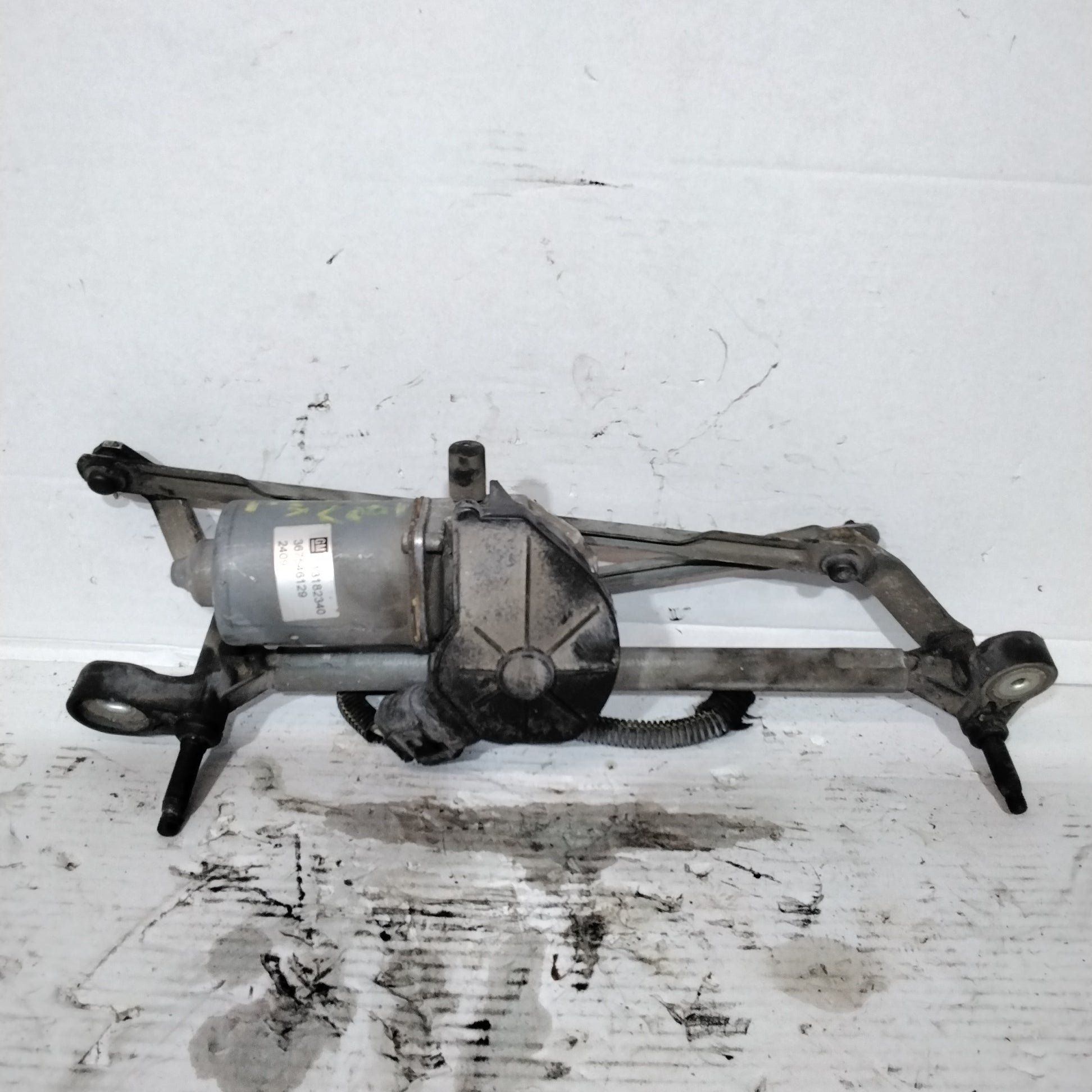 Front windshield wiper motor Opel Corsa