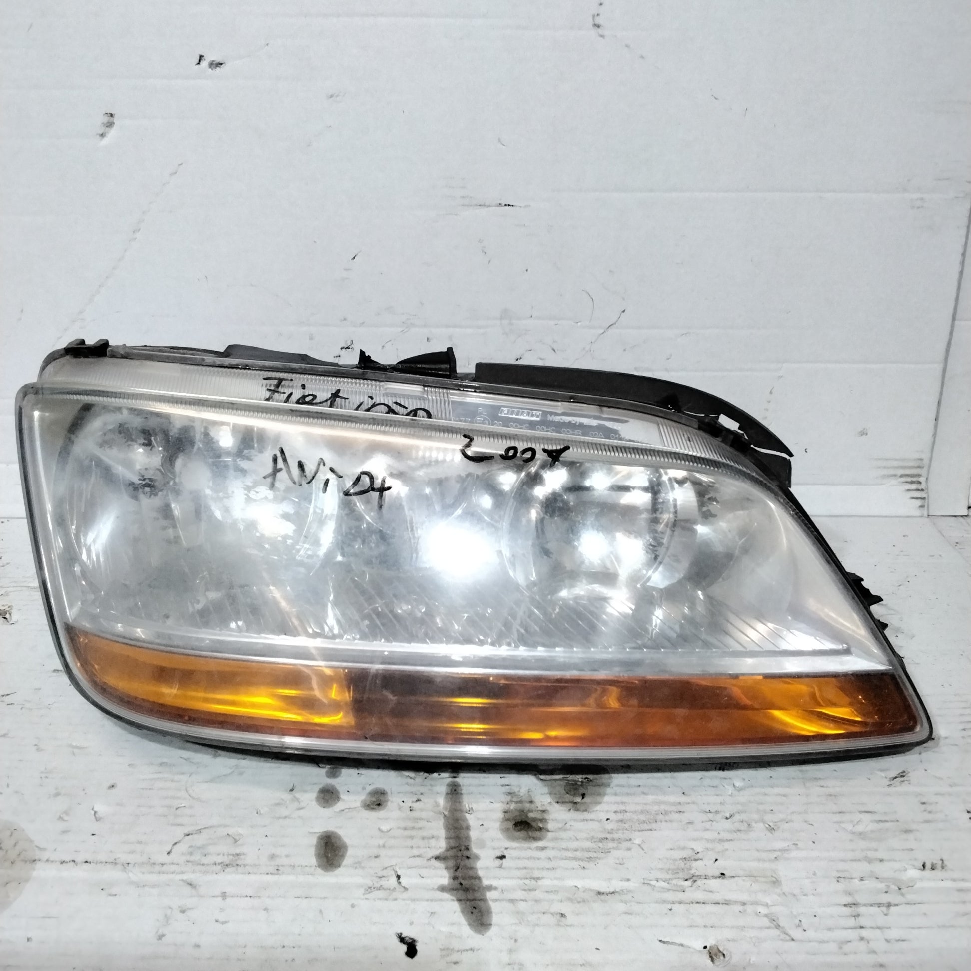 Faro/fanale fiat idea