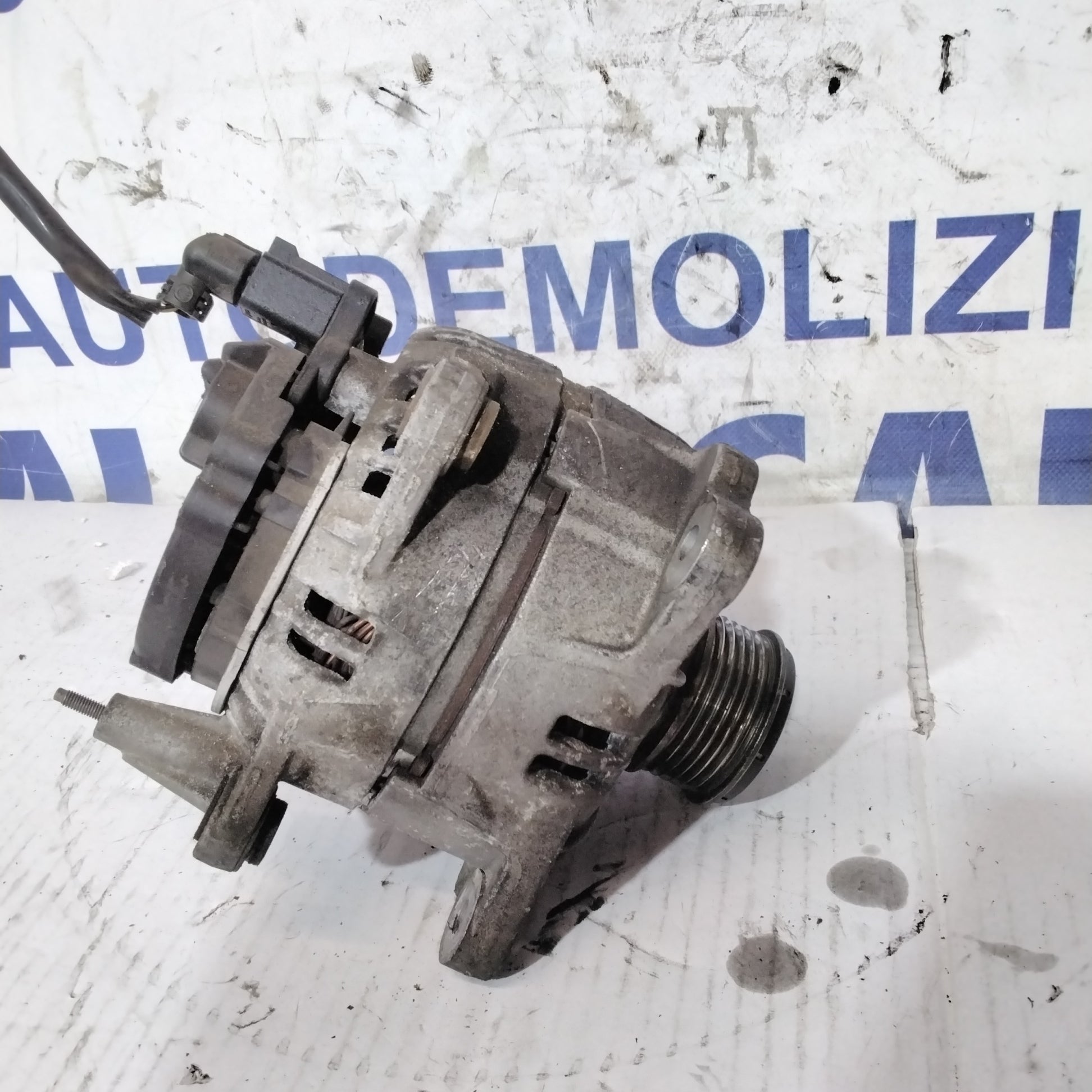 Alternator Volkswagen Touran code: 06F903023F