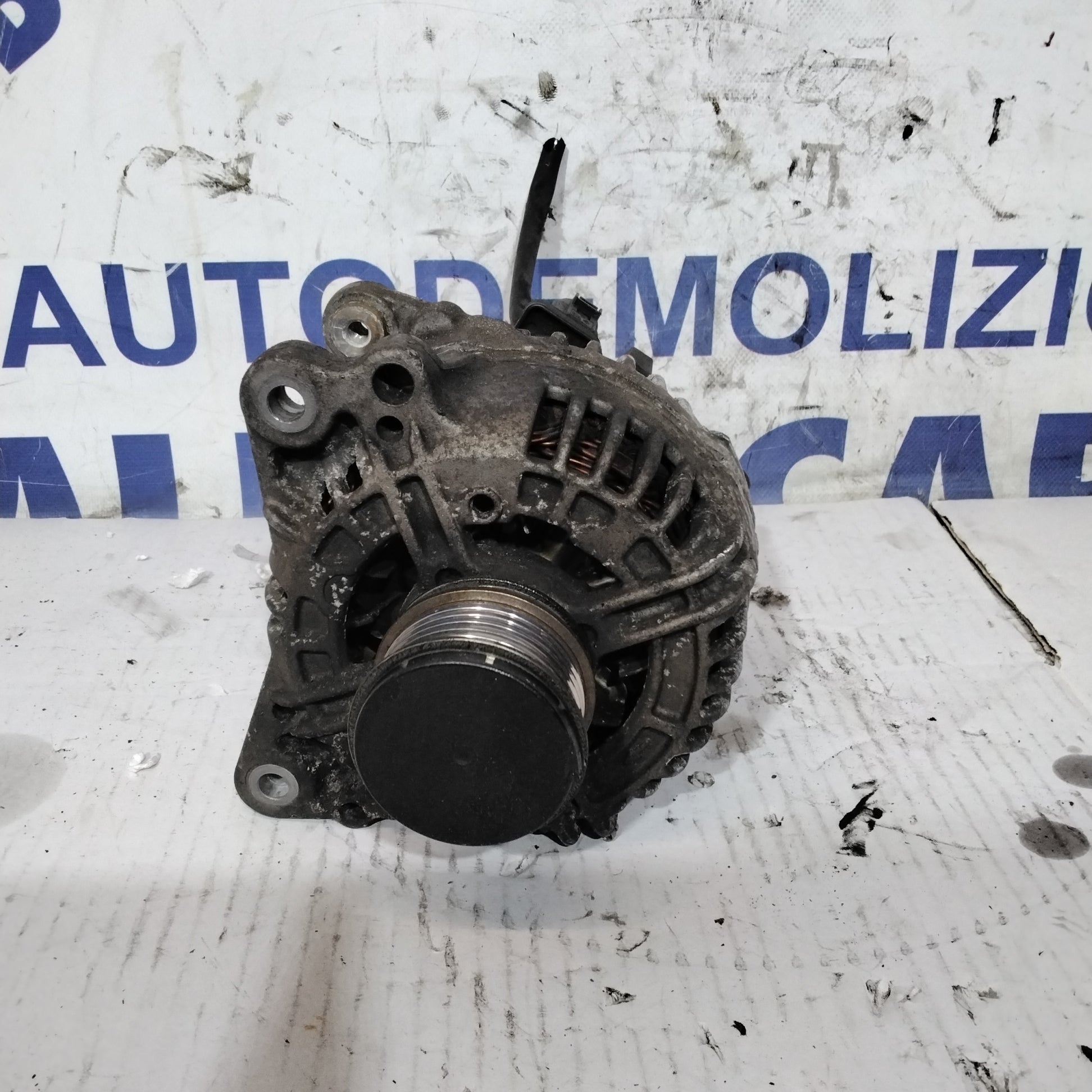 Alternator Volkswagen Touran code: 06F903023F