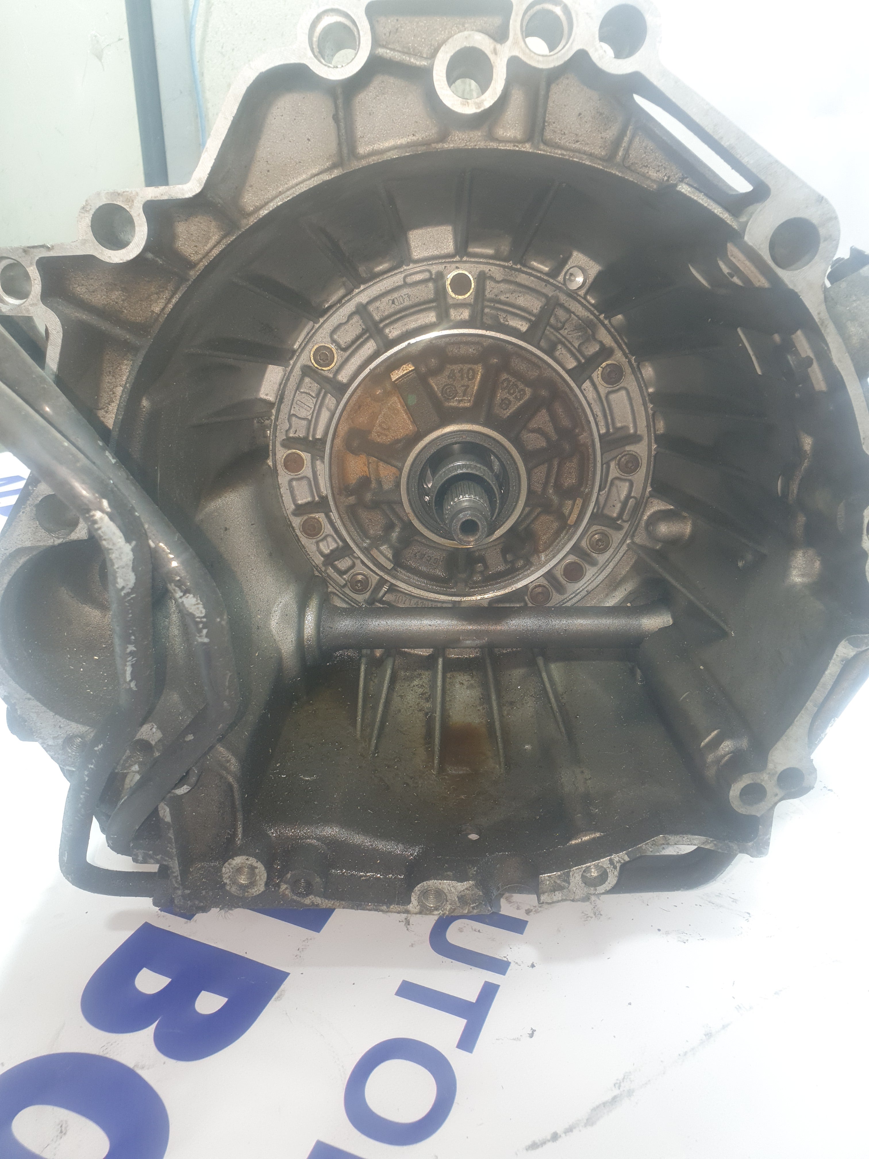 Audi A6 Avant V 6 3.0D 176kw Automatic gearbox year: 2006/2011 code: 1071401249 (sf2)