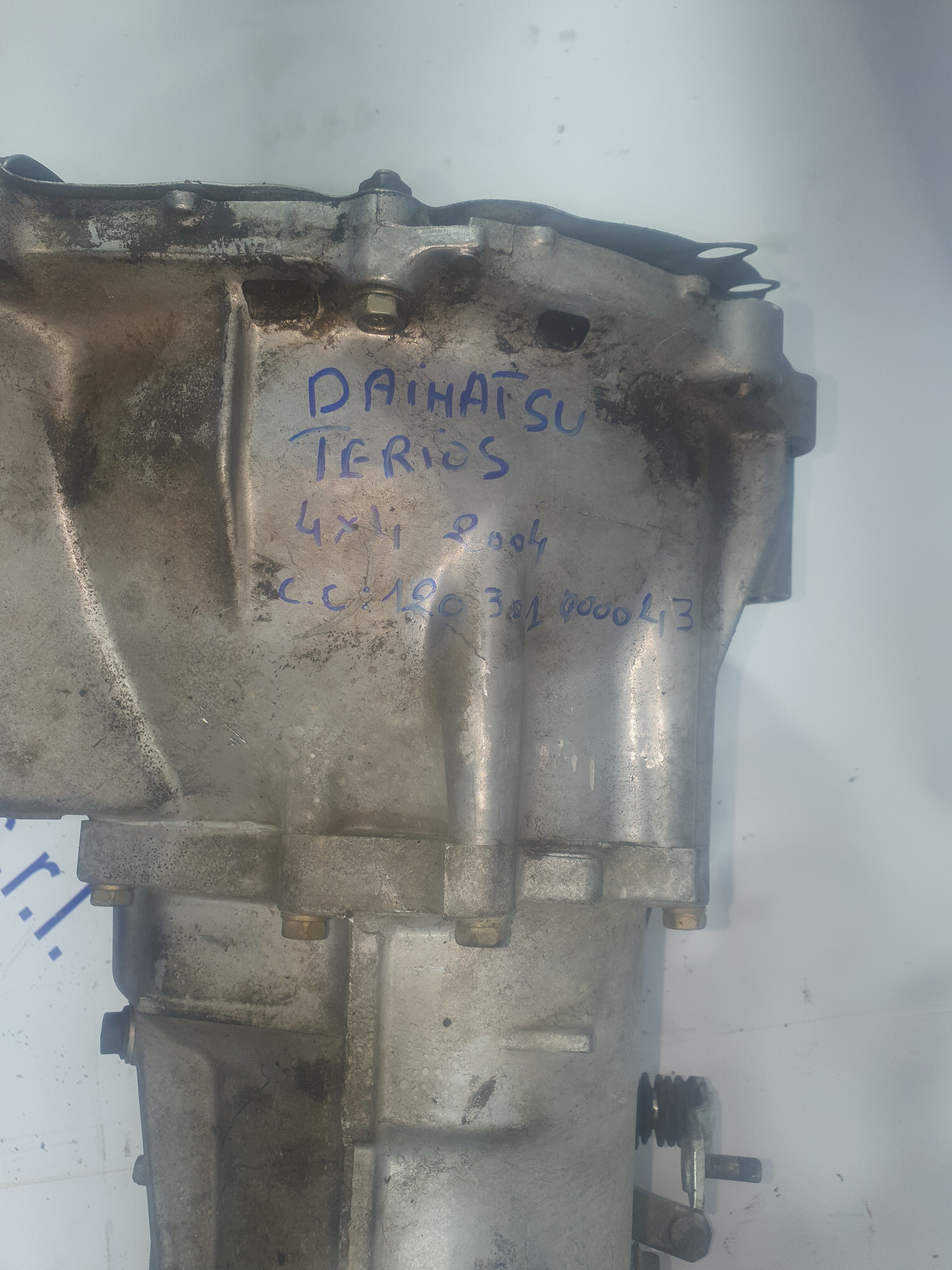 Cambio daihatsu terios anno: 2004 4x4  5 marce codice : 120301000043 (sf2)