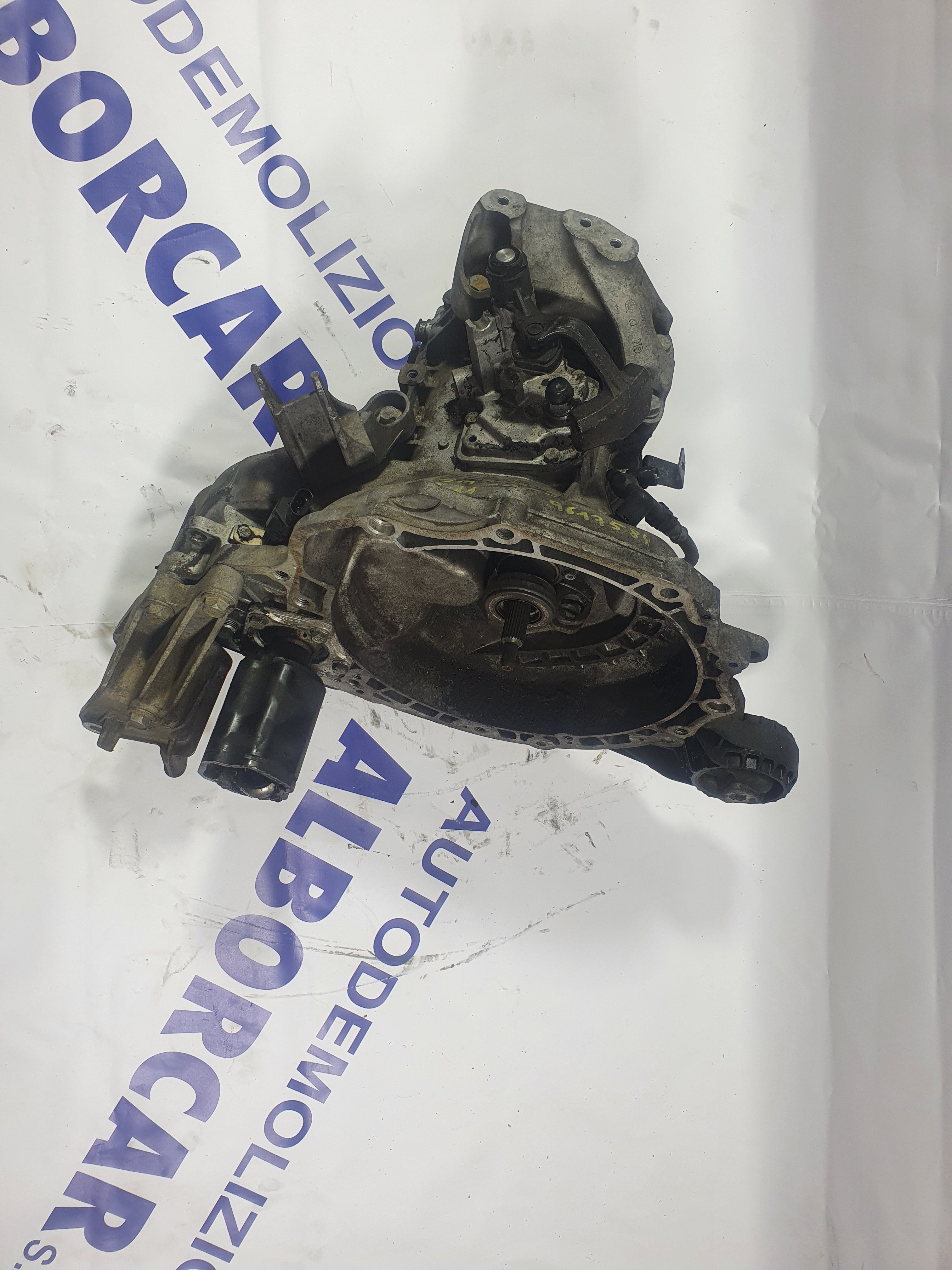 Chevrolet Cruze gearbox displacement: 1.8 manual 5-speed 104KW year: 2011 code: 96175844 (sf2)