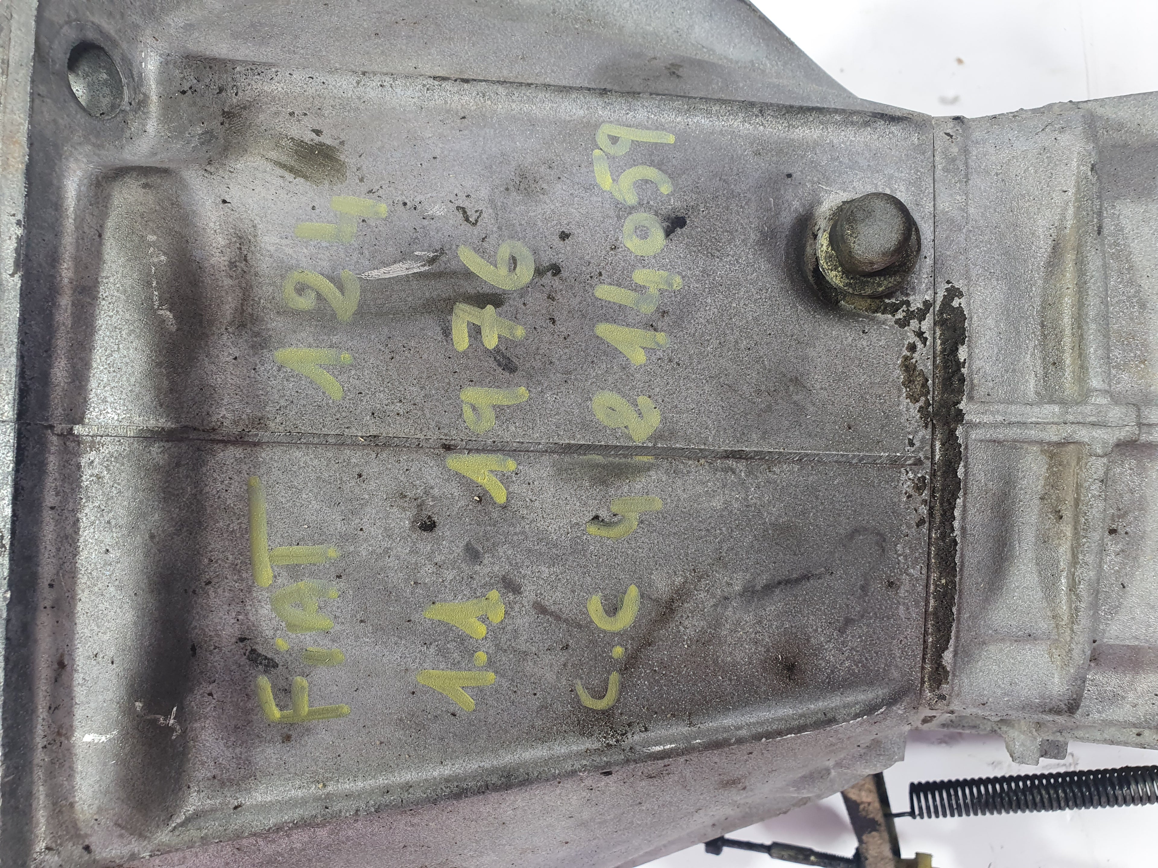 Gearbox Fiat 124 1.1 year 1976 code: 4214059 (sf:2)