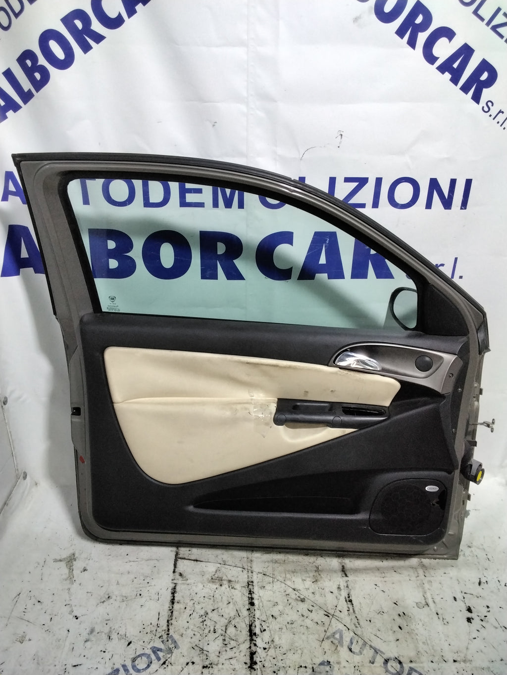Puerta delantera izquierda Lancia Y 2005