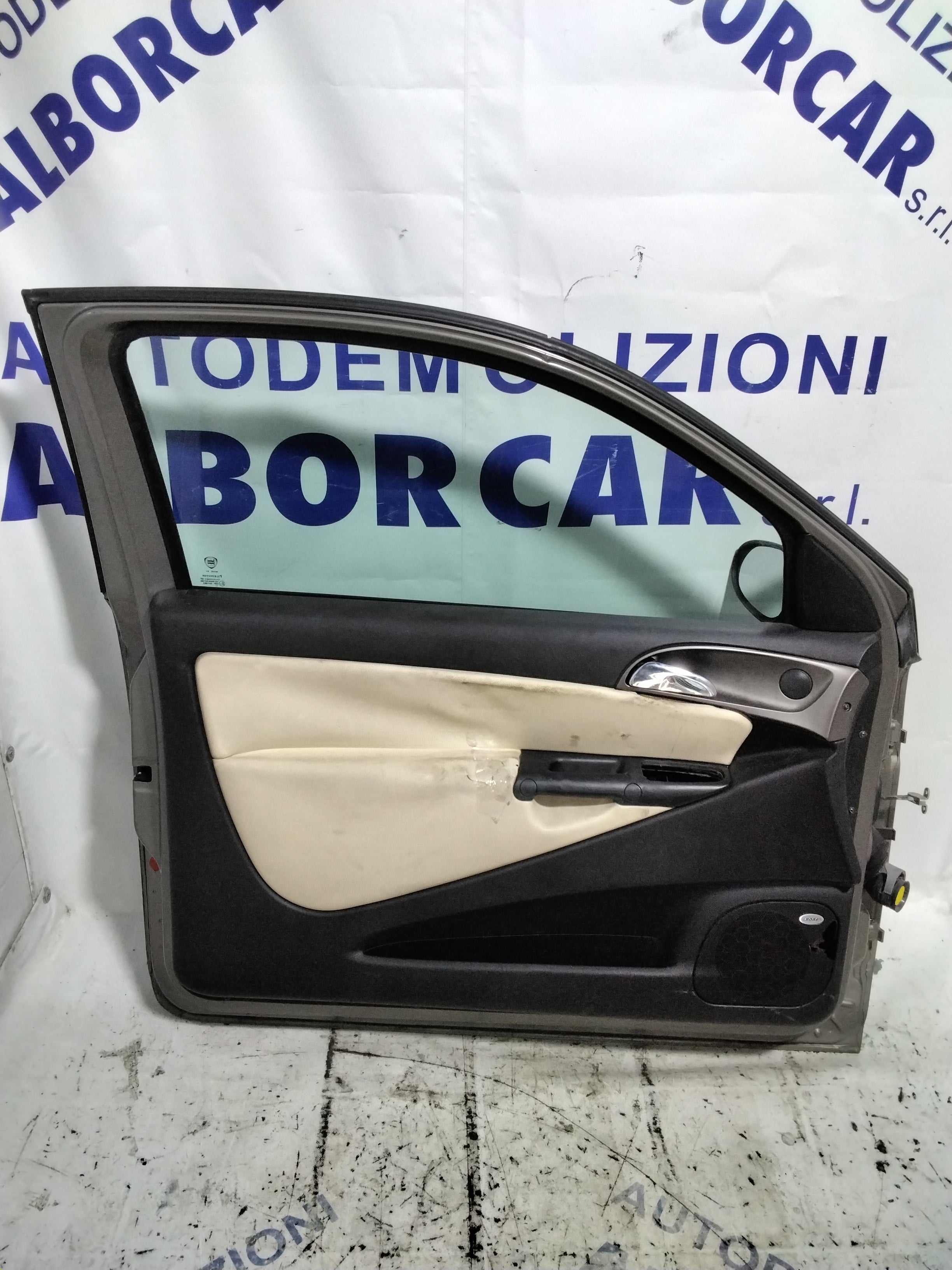 Puerta delantera izquierda Lancia Y 2005