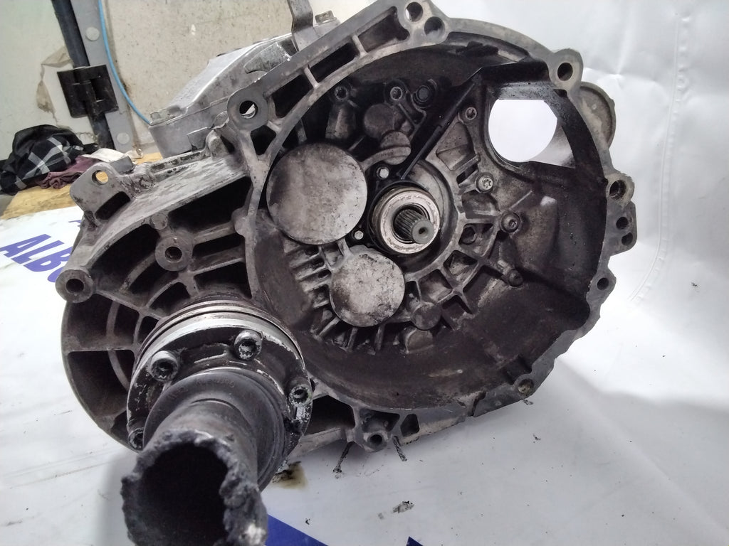 Skoda Octavia 2.0 6-speed 103kw gearbox year 2005 code: 02Q301103C (sf2)