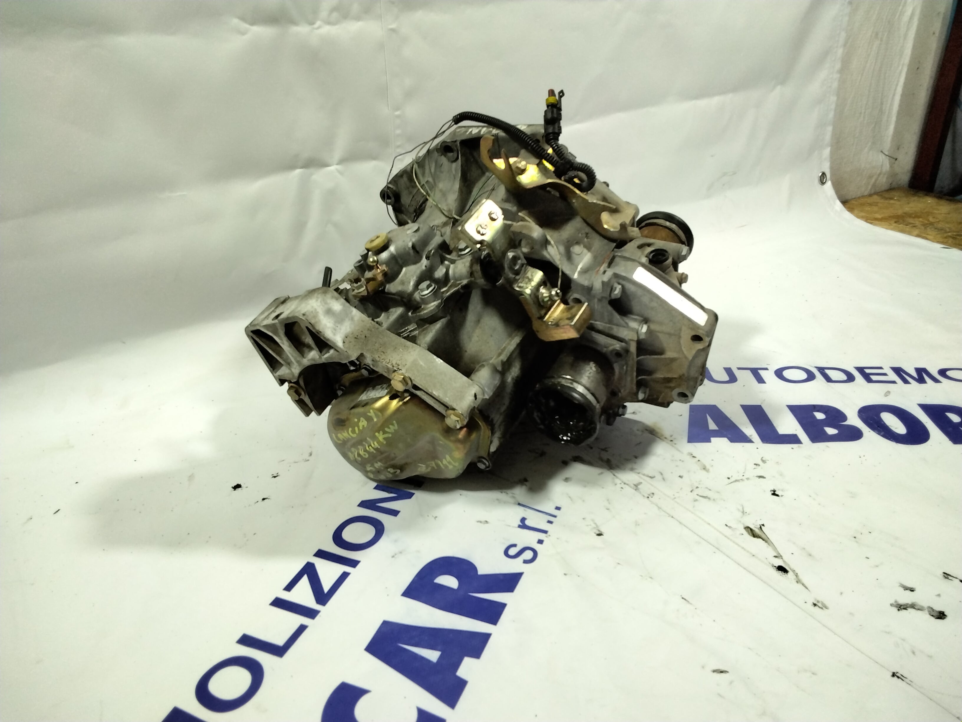 Gearbox Lancia Y 1.2 petrol 44kw 5m year 2003 code: 735027911 (sf:2)