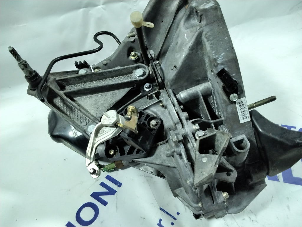 Renault Scenic 1.5 D 5-speed gearbox 63kw year 2006 code: 8200284803 (sf:2)