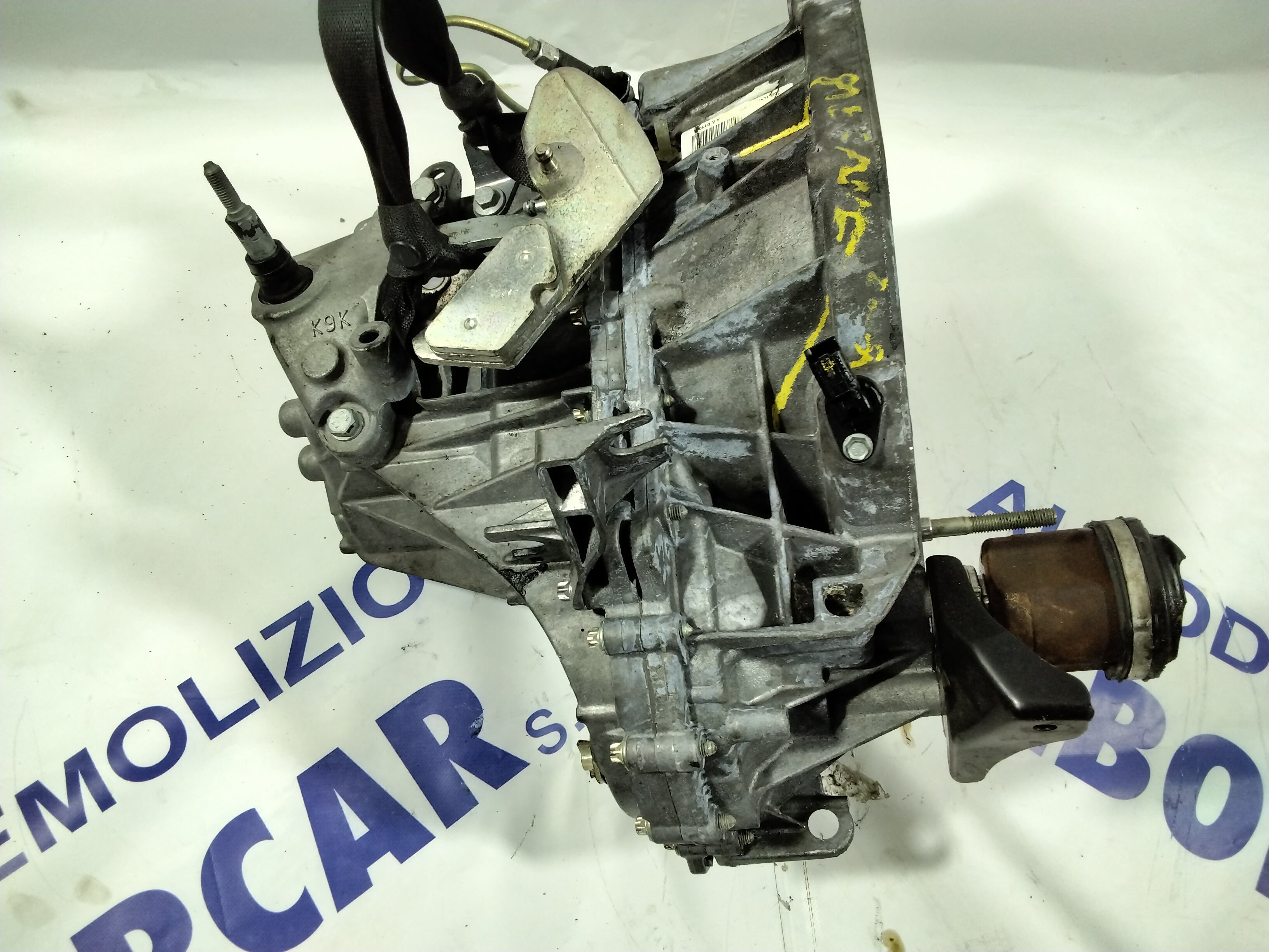 Renault Megane 1.5 DCI 78KW 6-speed gearbox year 2006 code: 8200529000/8200388620 (sf:2)