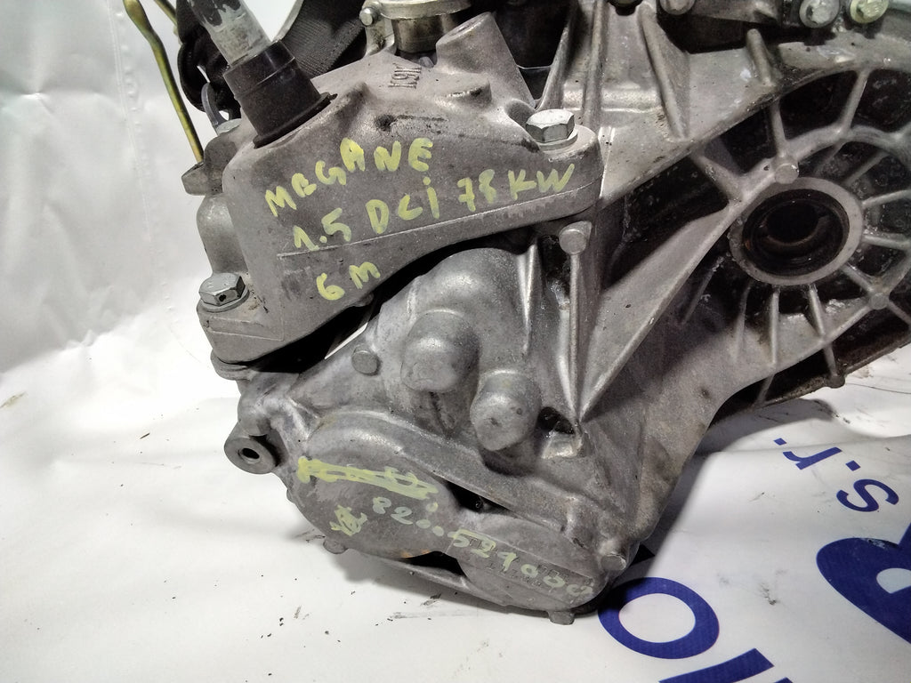 Renault Megane 1.5 DCI 78KW 6-speed gearbox year 2006 code: 8200529000/8200388620 (sf:2)