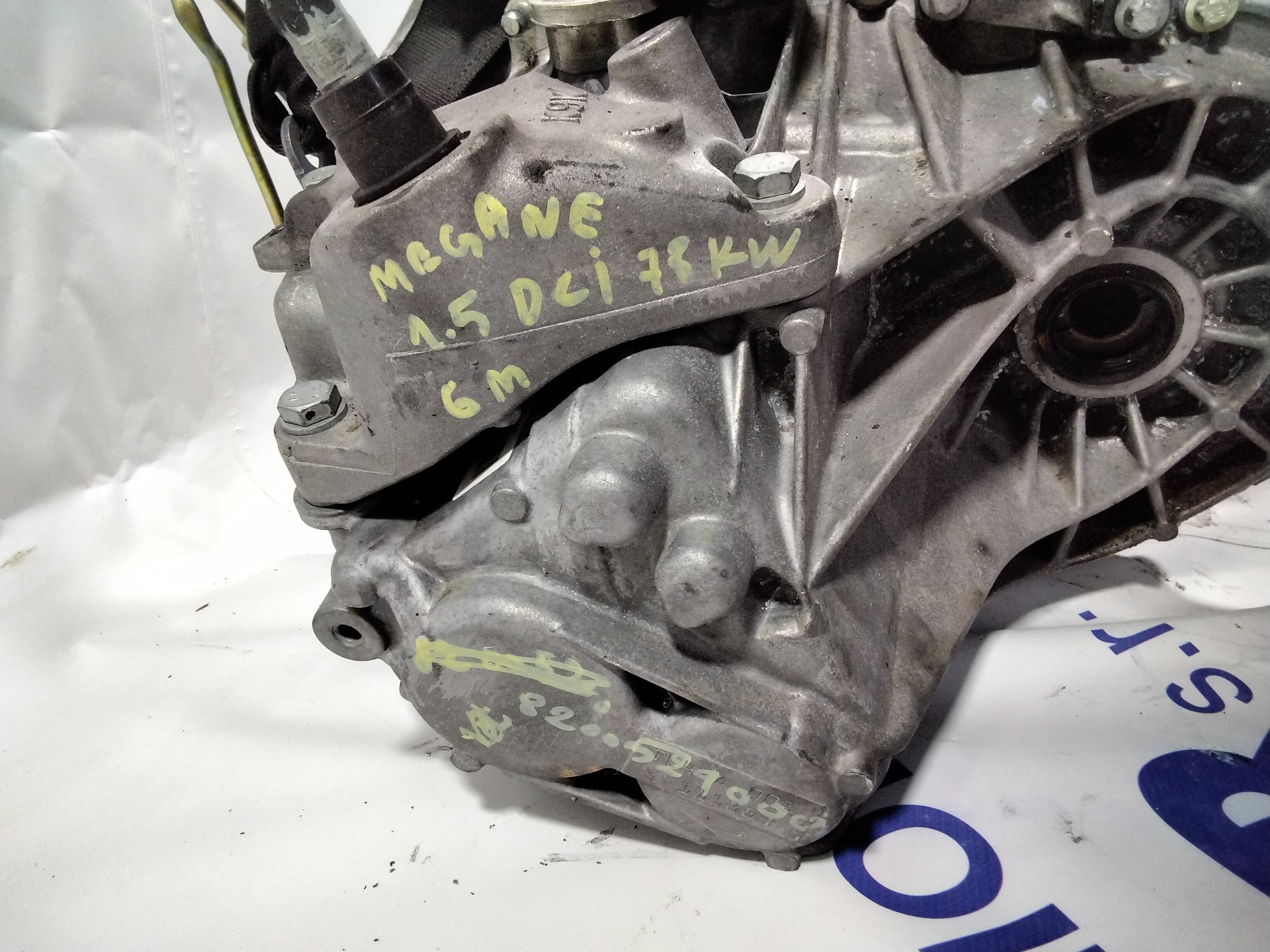 Renault Megane 1.5 DCI 78KW 6-speed gearbox year 2006 code: 8200529000/8200388620 (sf:2)