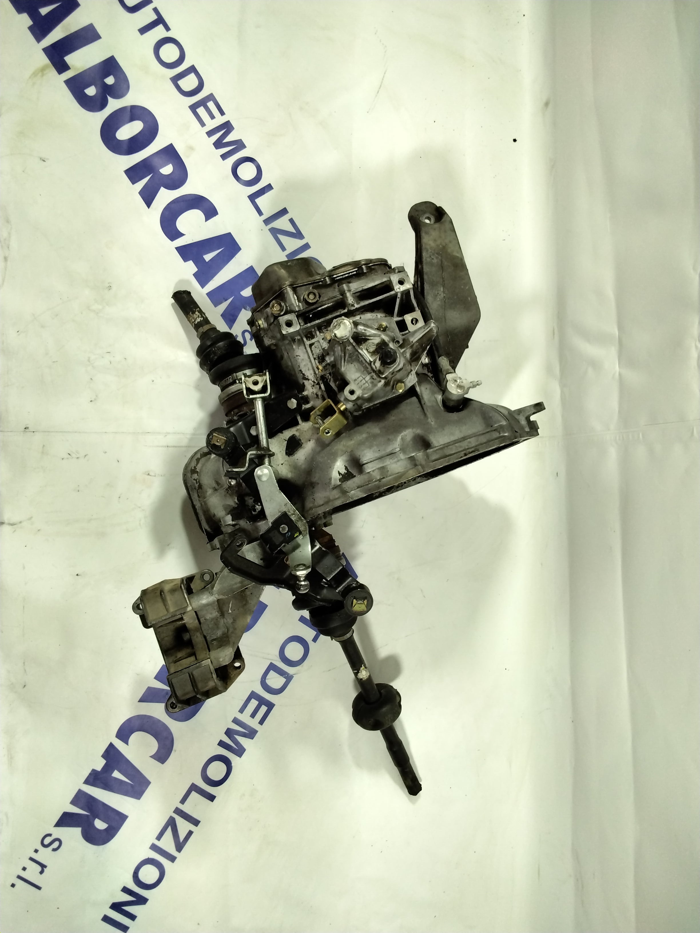 Opel Vectra 2.0 16v gearbox year 1997 code: 90523582 (sf:2)