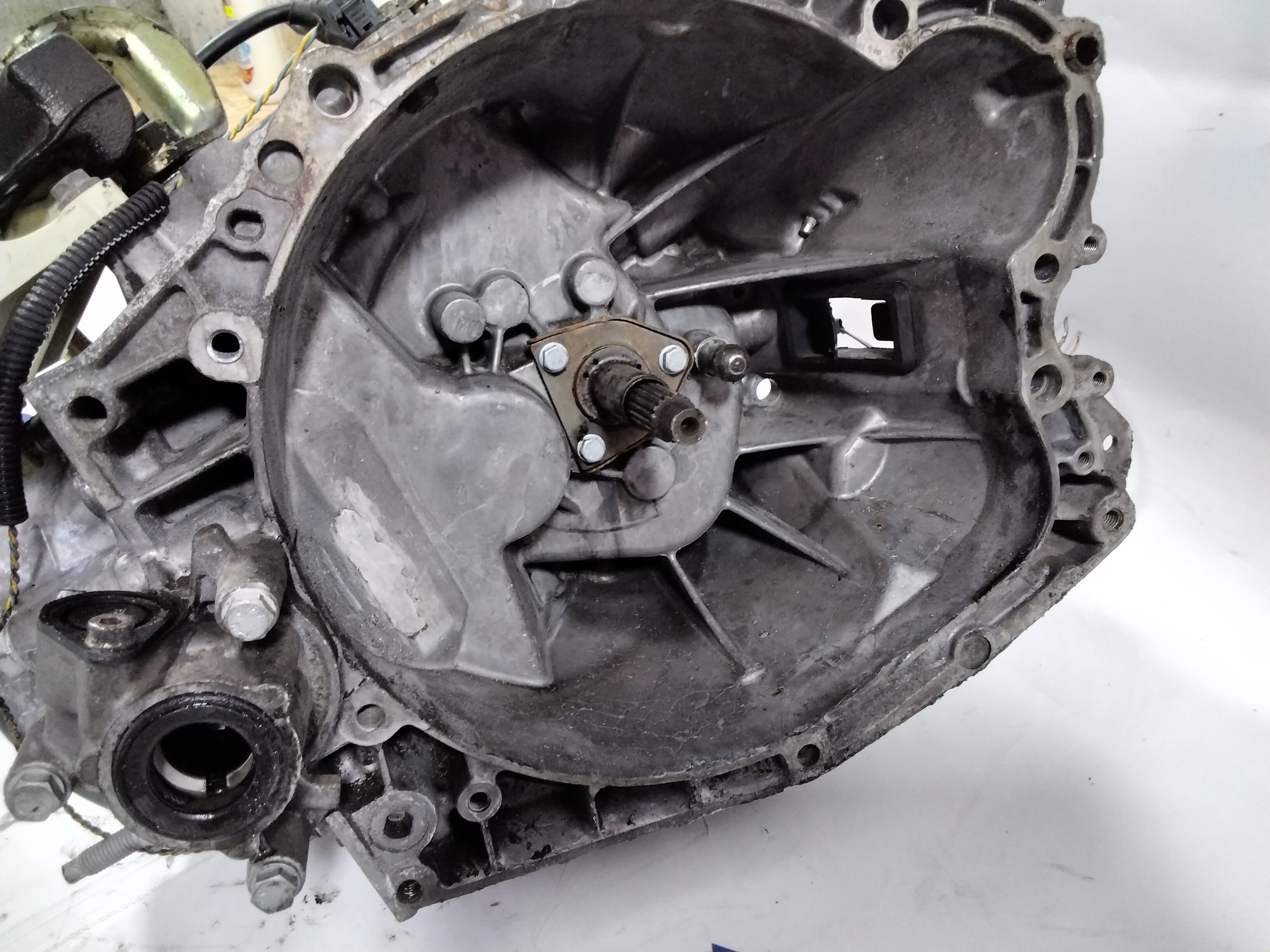 Gearbox Peugeot 307/407/207 Citroen C3 year 2004 code: 9431337021 (sf:2)