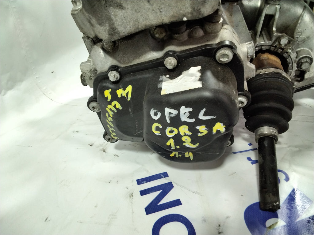 Gearbox Opel Corsa 1.2 petrol 5-speed year 2001 code: 55565177 (sf:2)