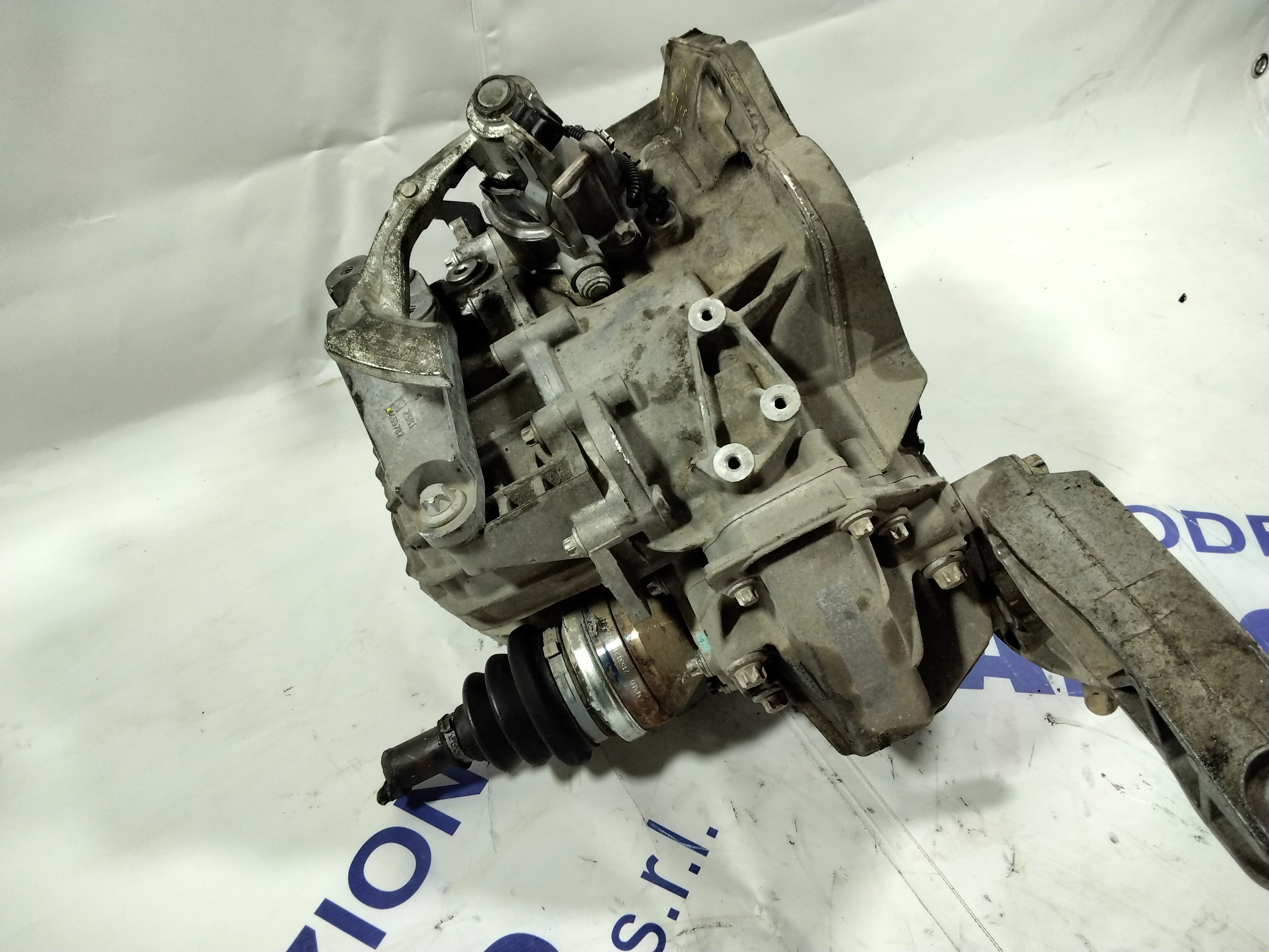 Opel Astra 1.3 CDTI 16V gearbox year 2007 code: 55192042 (sf:2)