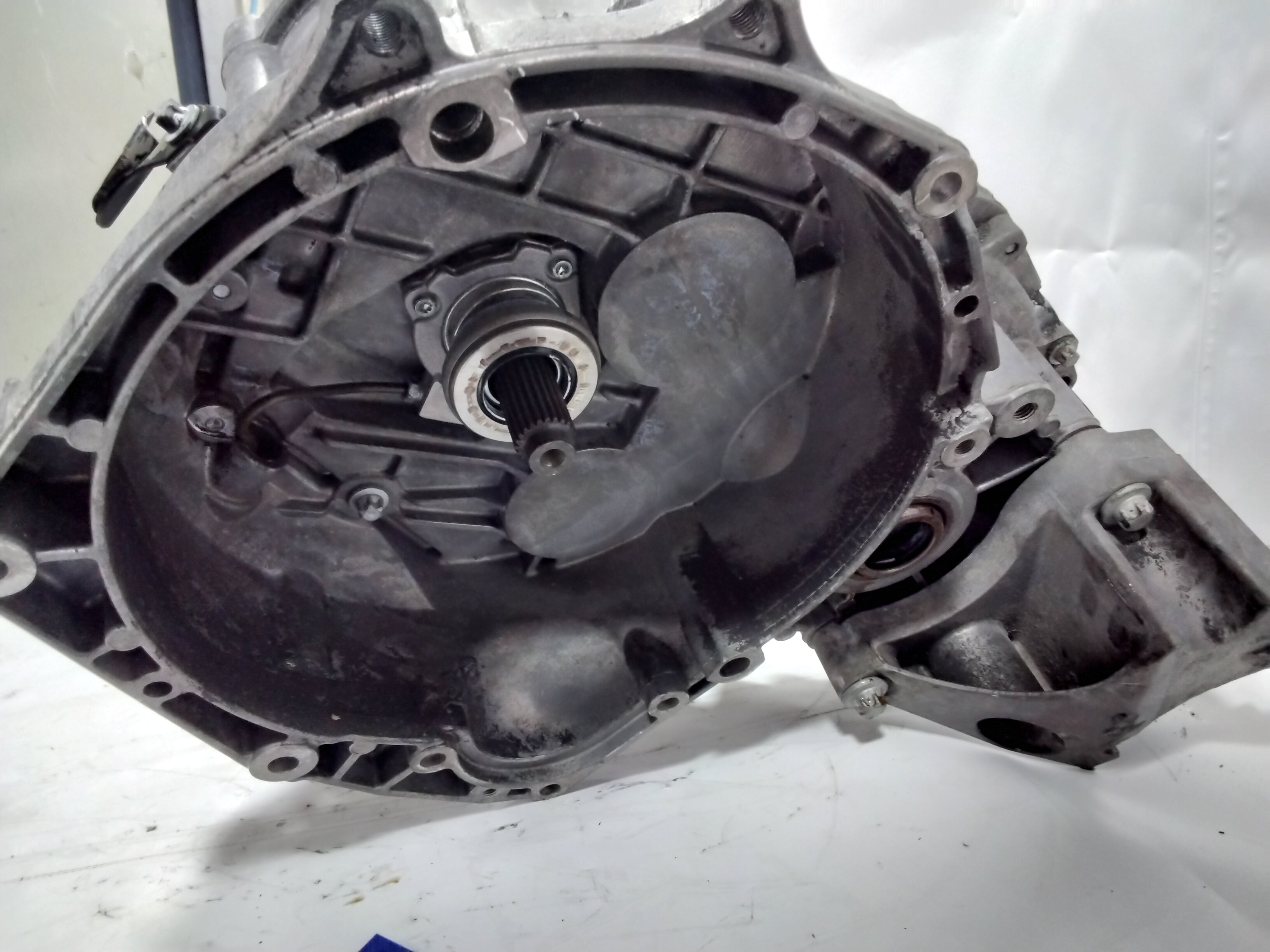 Opel Vectra gearbox 1.9 CDTI 150 HP 110KW year (2002/2008) code: 55350375 (sf:2)