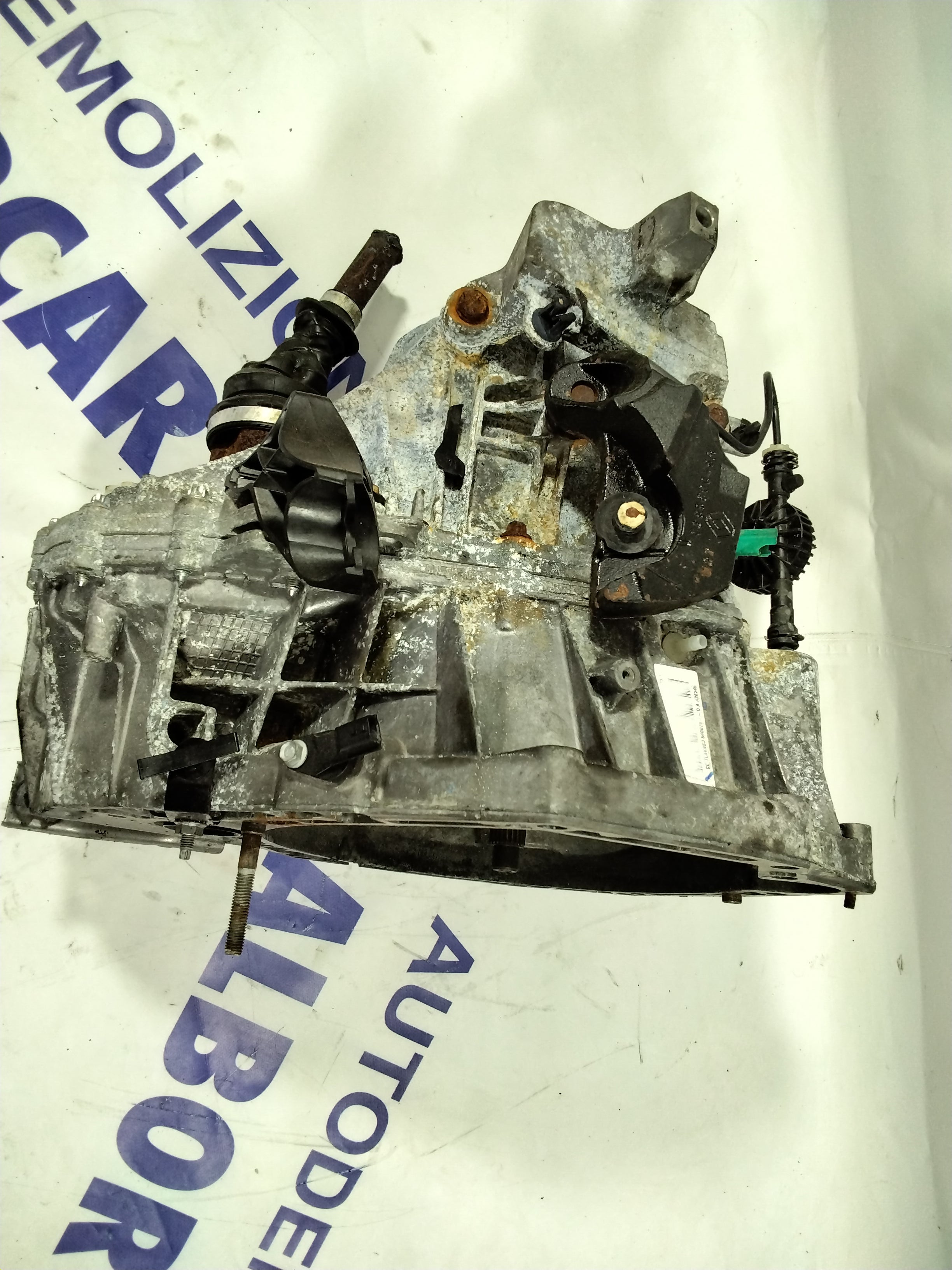 Gearbox Renault Megane 1.5 D 6 speed manual year 2010 81 kw code: 3040128868 (sf2)