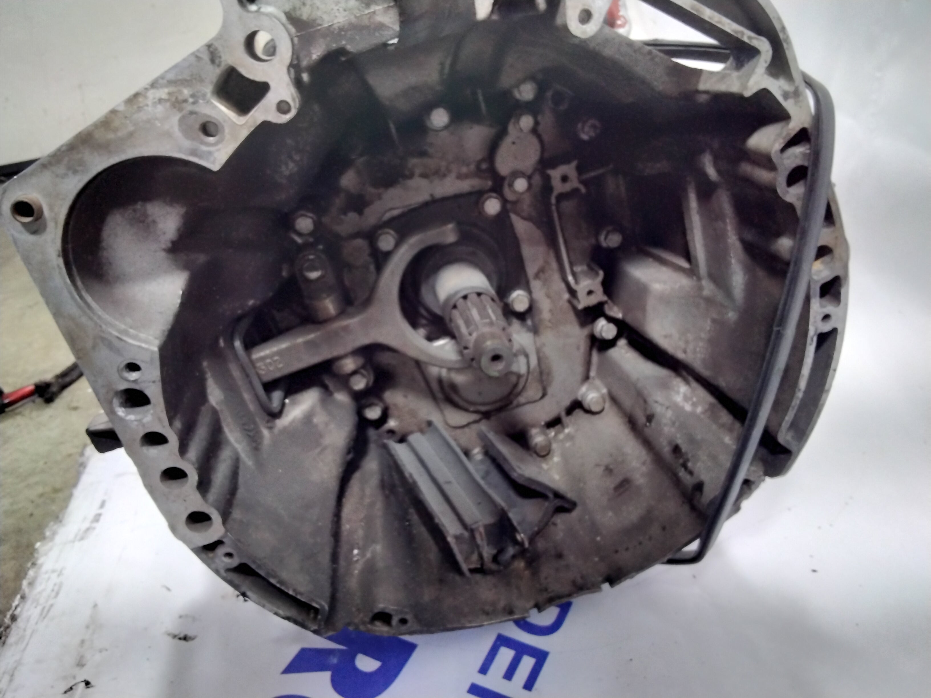 Cambio  Iveco Eurocargo  modello: 80E15 85E15 100E15 80E18 85E18 100E18  tipo: 2845.6 numero: 8863571  (SF:2)