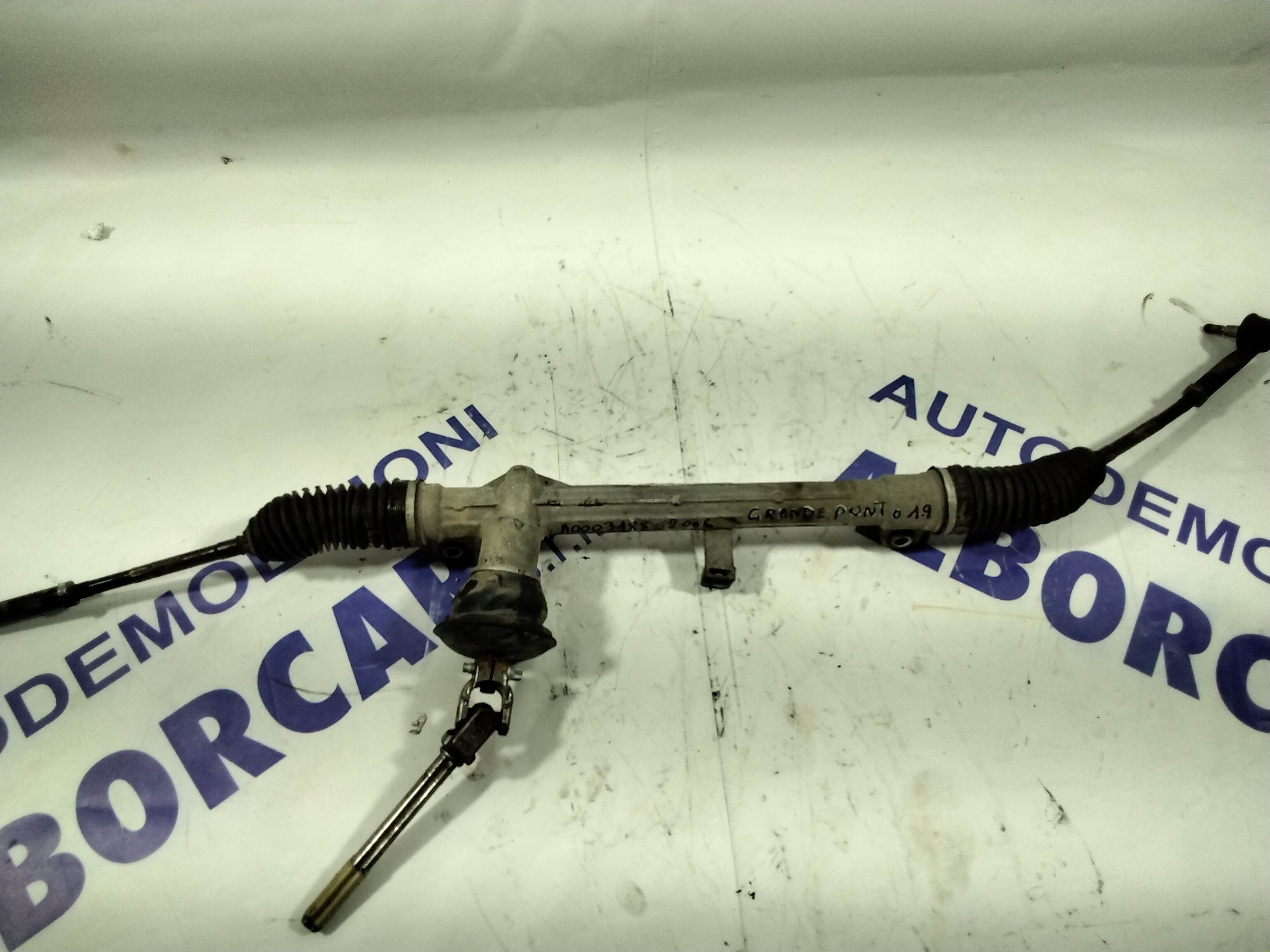 fiat grande punto 1.3 steering box year 2006 code : A0003188