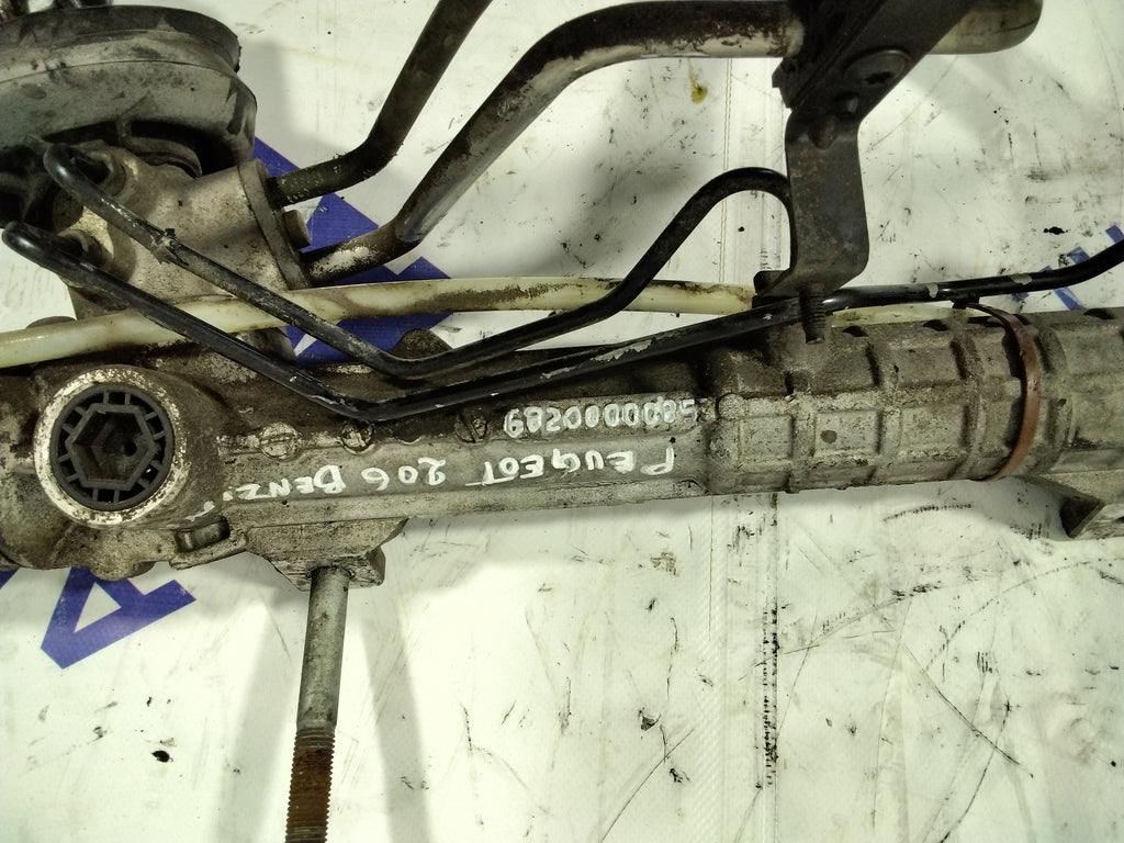 Peugeot 206 gasoline steering box 2002 part no. 6820000085