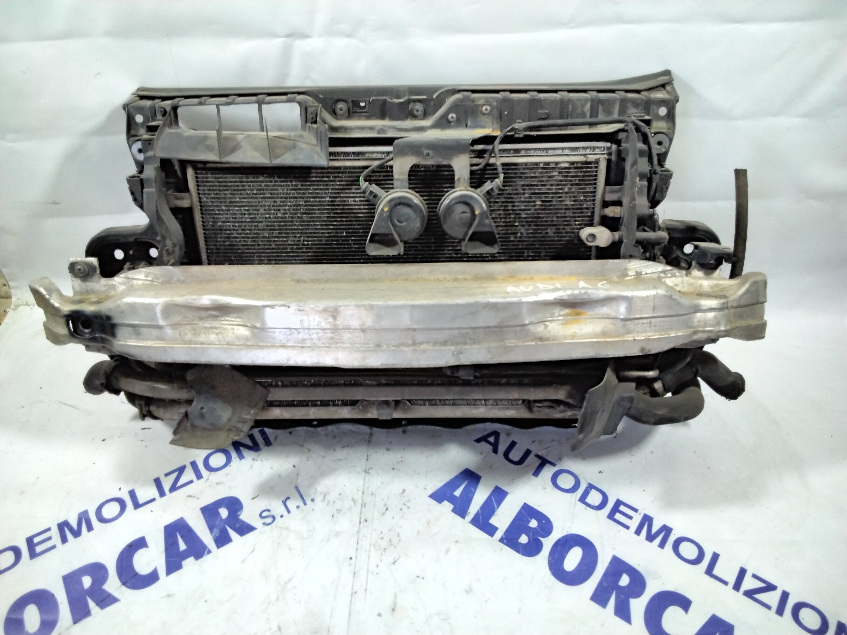 Grille (complete) Audi A6 year: 2004 (sf5.p1)
